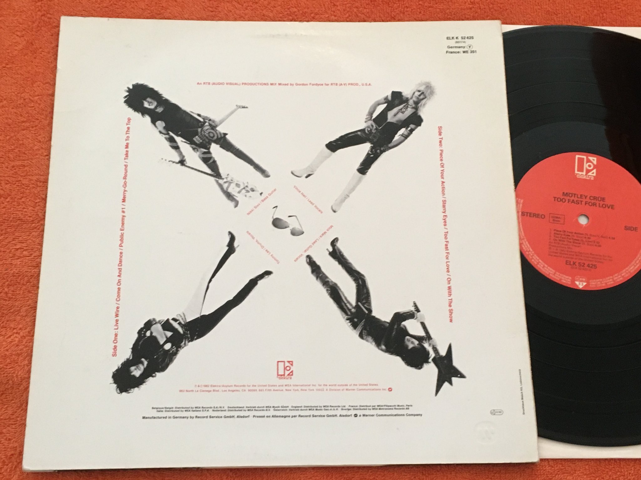 Omslagsbild för skivan MÖTLEY CRÜE too fast for love LP -82 ELEKTRA ELK 52425