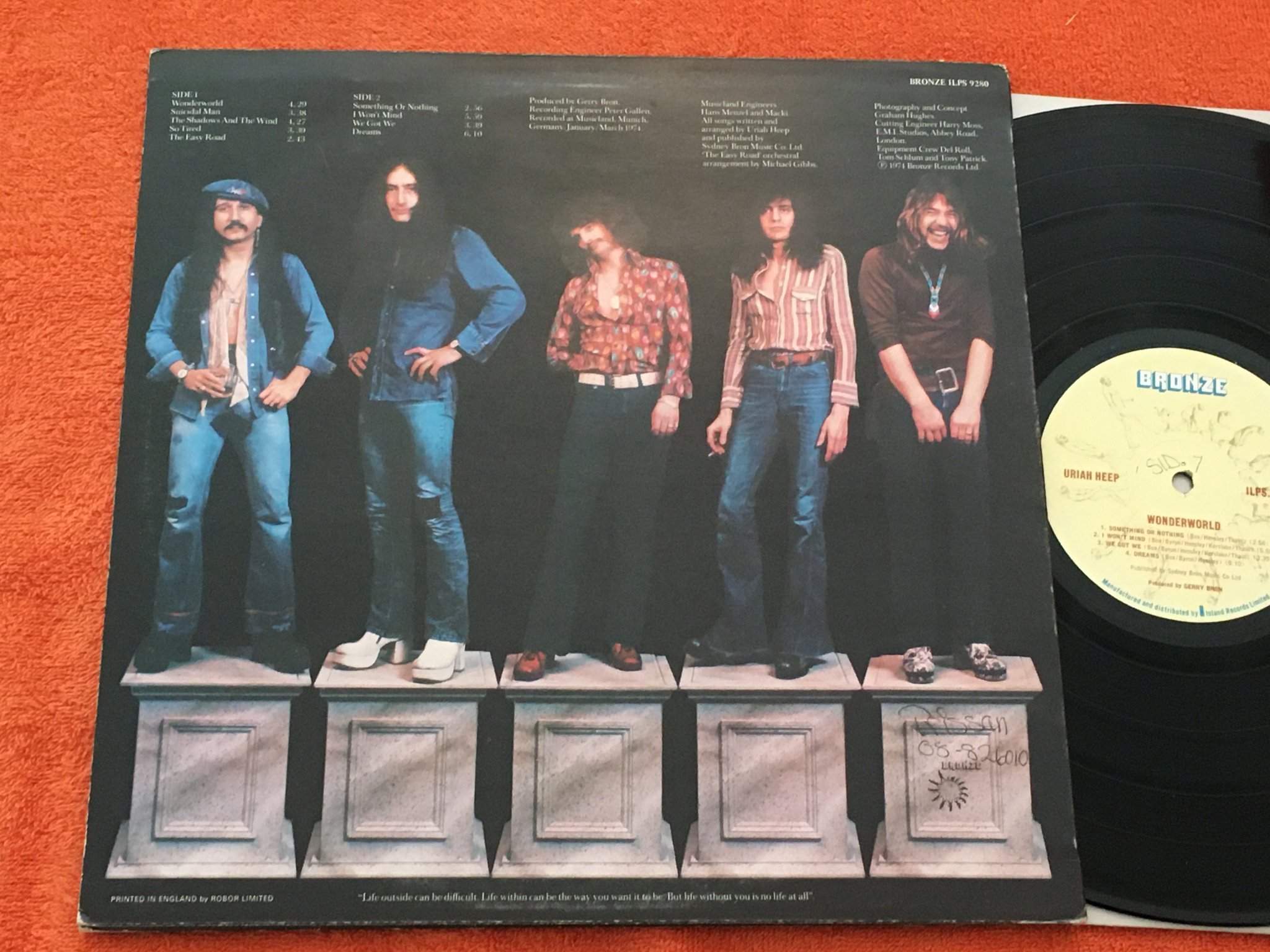 Omslagsbild för skivan URIAH HEEP wonderworld LP -74 UK BRONZE ILPS 9280