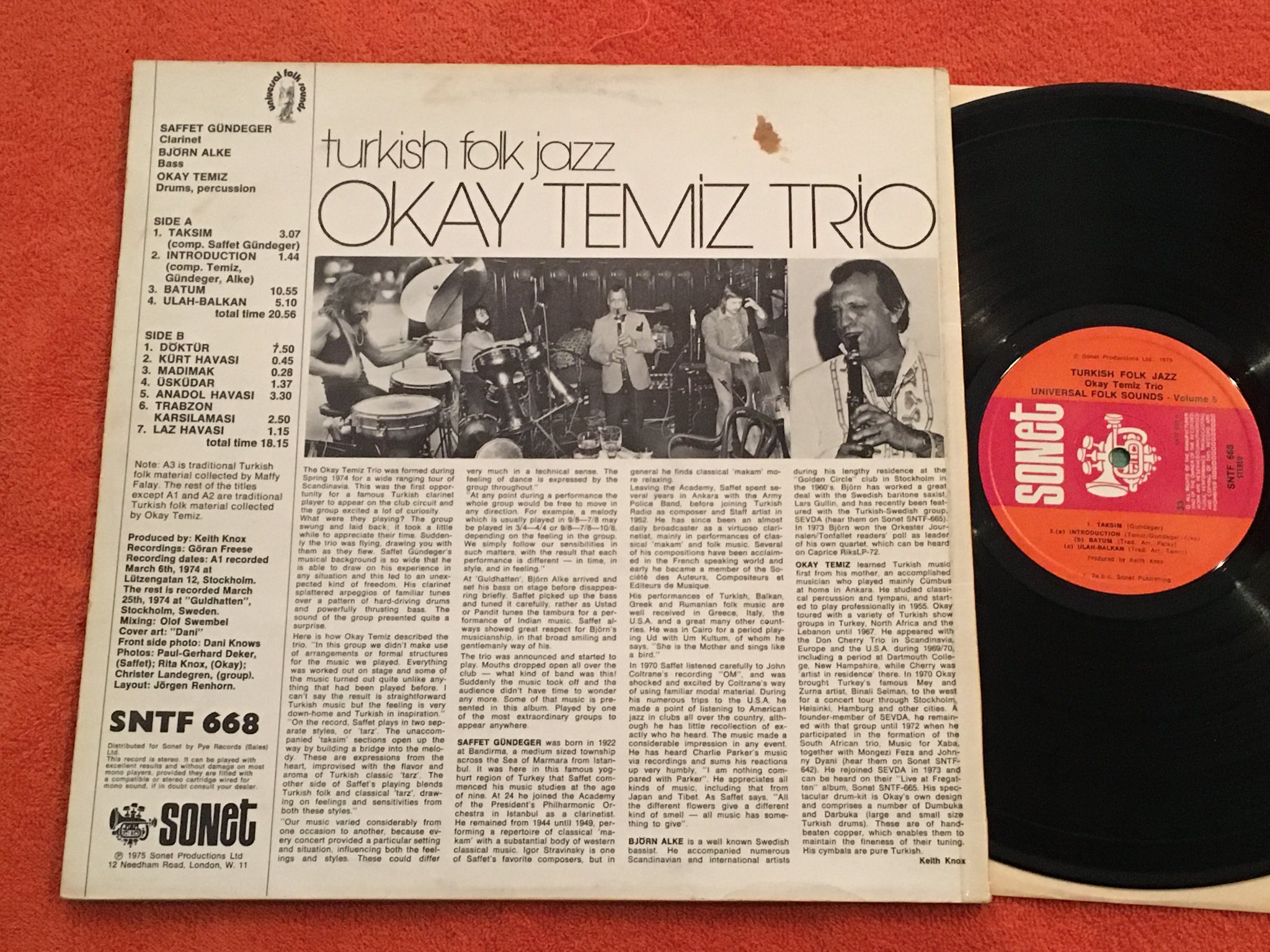 Omslagsbild för skivan OKAY TEMIZ TRIO turkish folk jazz LP -75 UK SONET SNTF 668