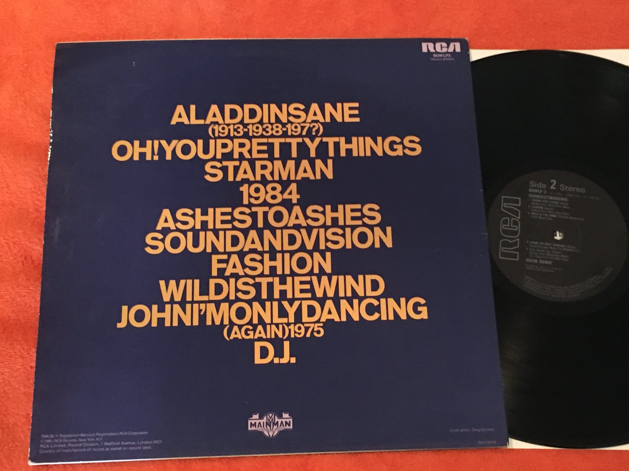 Omslagsbild för skivan DAVID BOWIE changestwobowie LP -81 UK RCA BOWLP 1