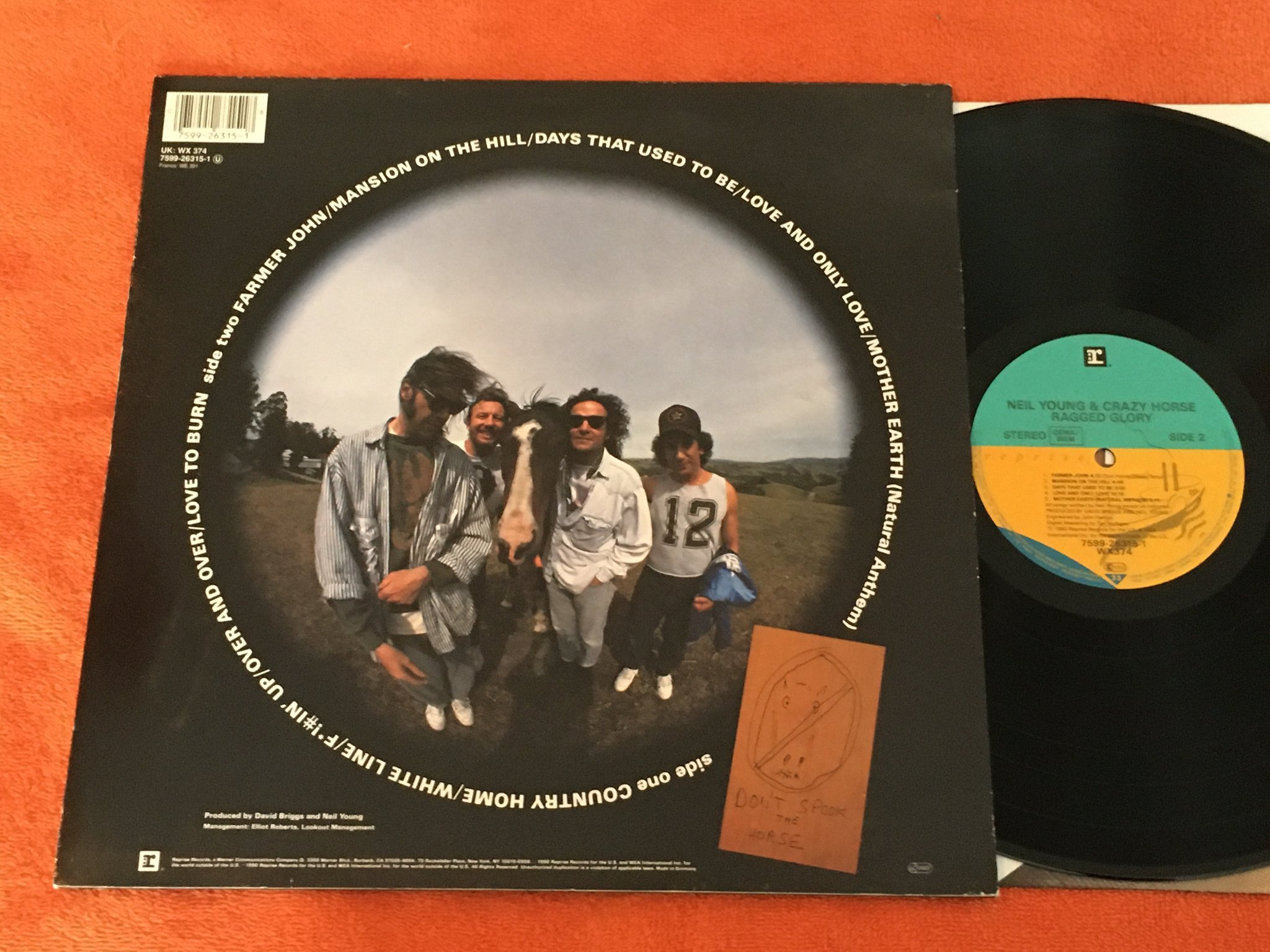 Omslagsbild för skivan NEIL YOUNG & CRAZY HORSE ragged glory LP -90 REPRISE 7599-26315-1