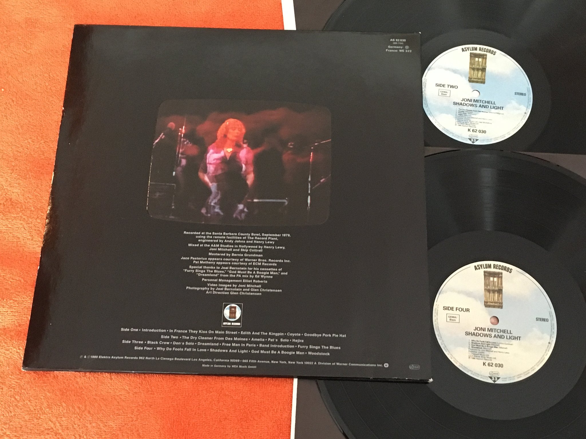 Omslagsbild för skivan JONI MITCHELL shadows and light 2xLP -80 ASYLUM K 62 030