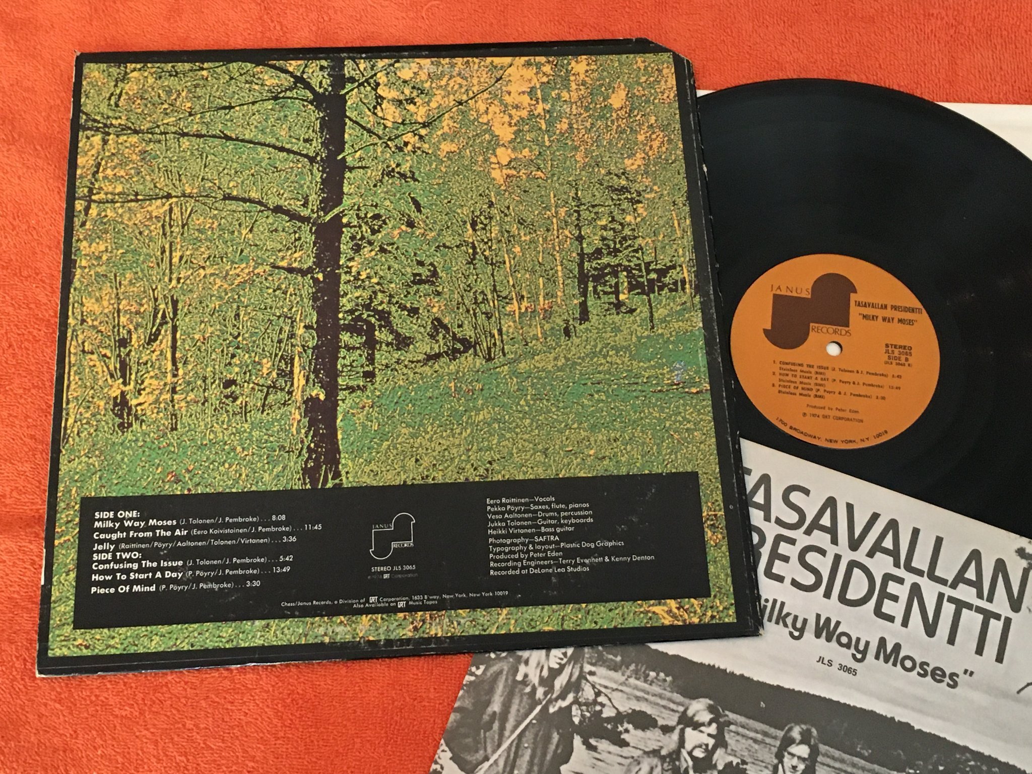 Omslagsbild för skivan TASAVALLAN PRESIDENTTI milky way moses LP US JANUS JLS 3065 