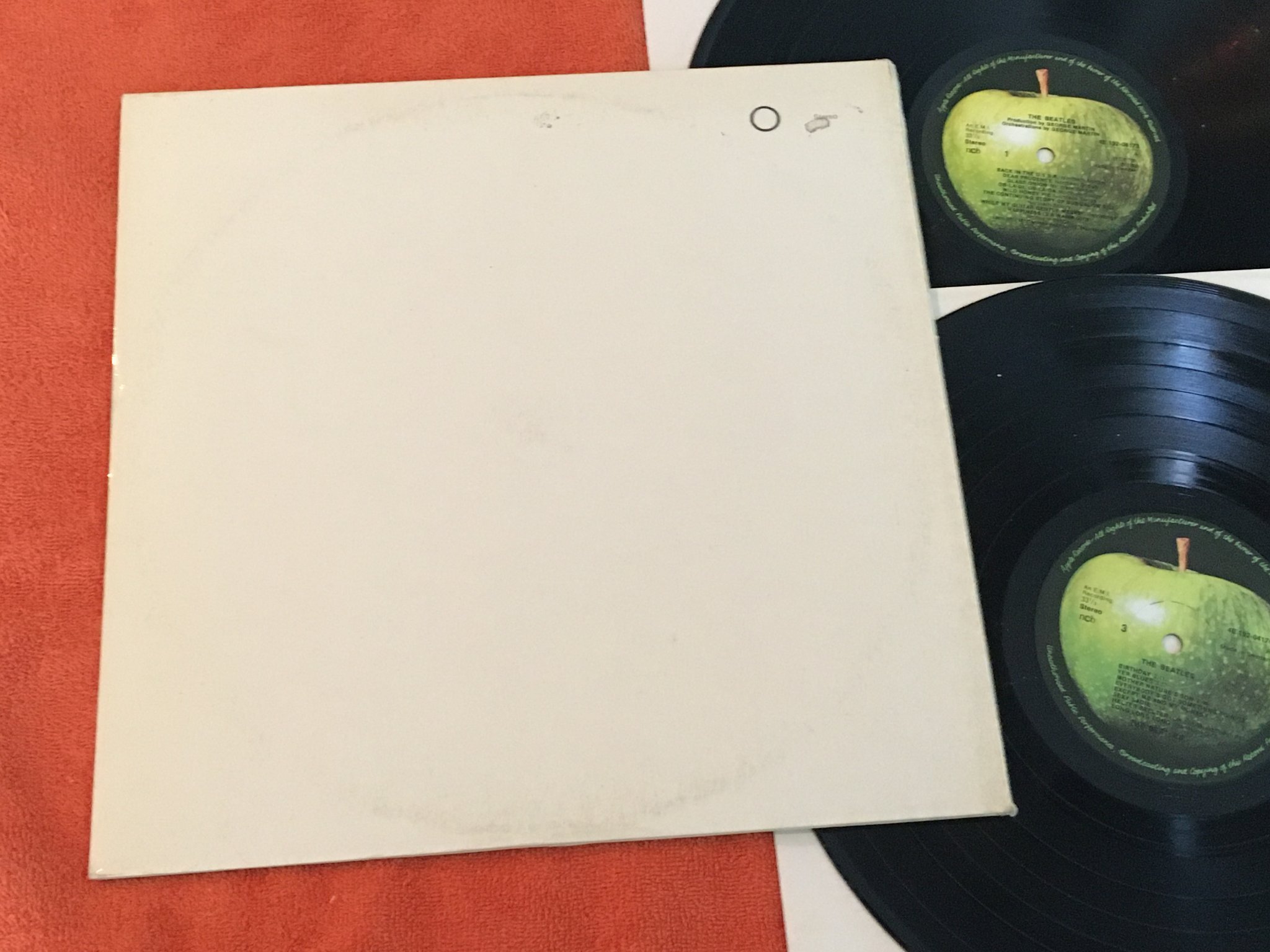 Omslagsbild för skivan THE BEATLES white album 2xLP Ger EMI komplett med bilder & affisch