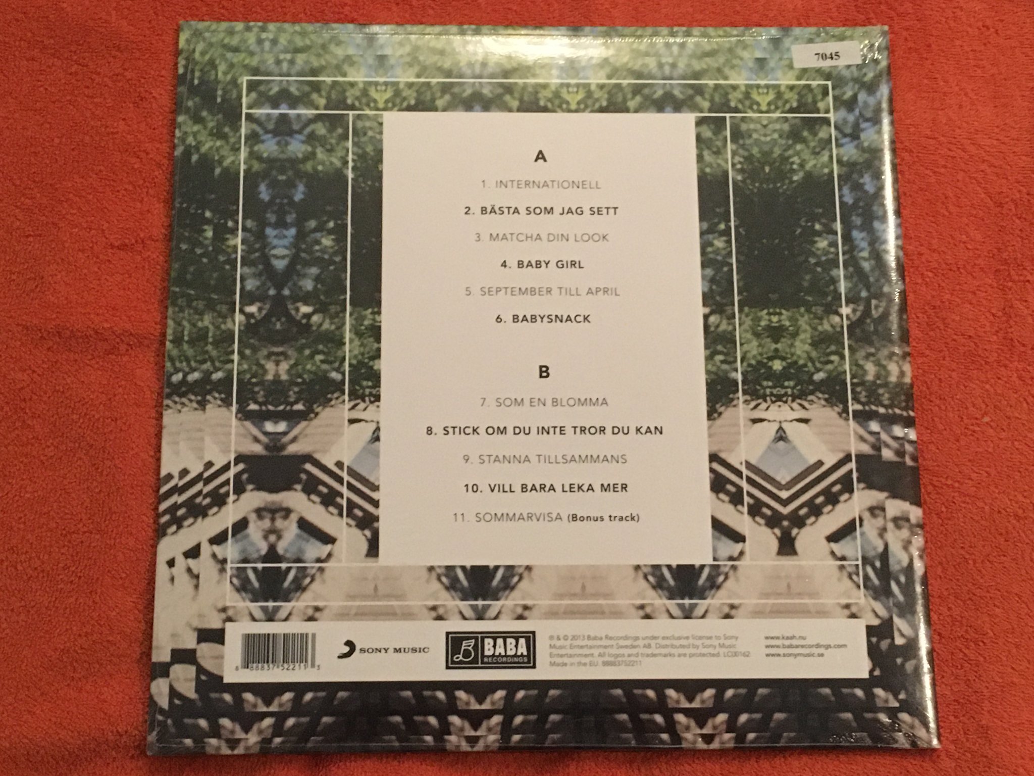 Omslagsbild för skivan KAAH matcha din look LP 2013 SONY MUSIC 88883752211