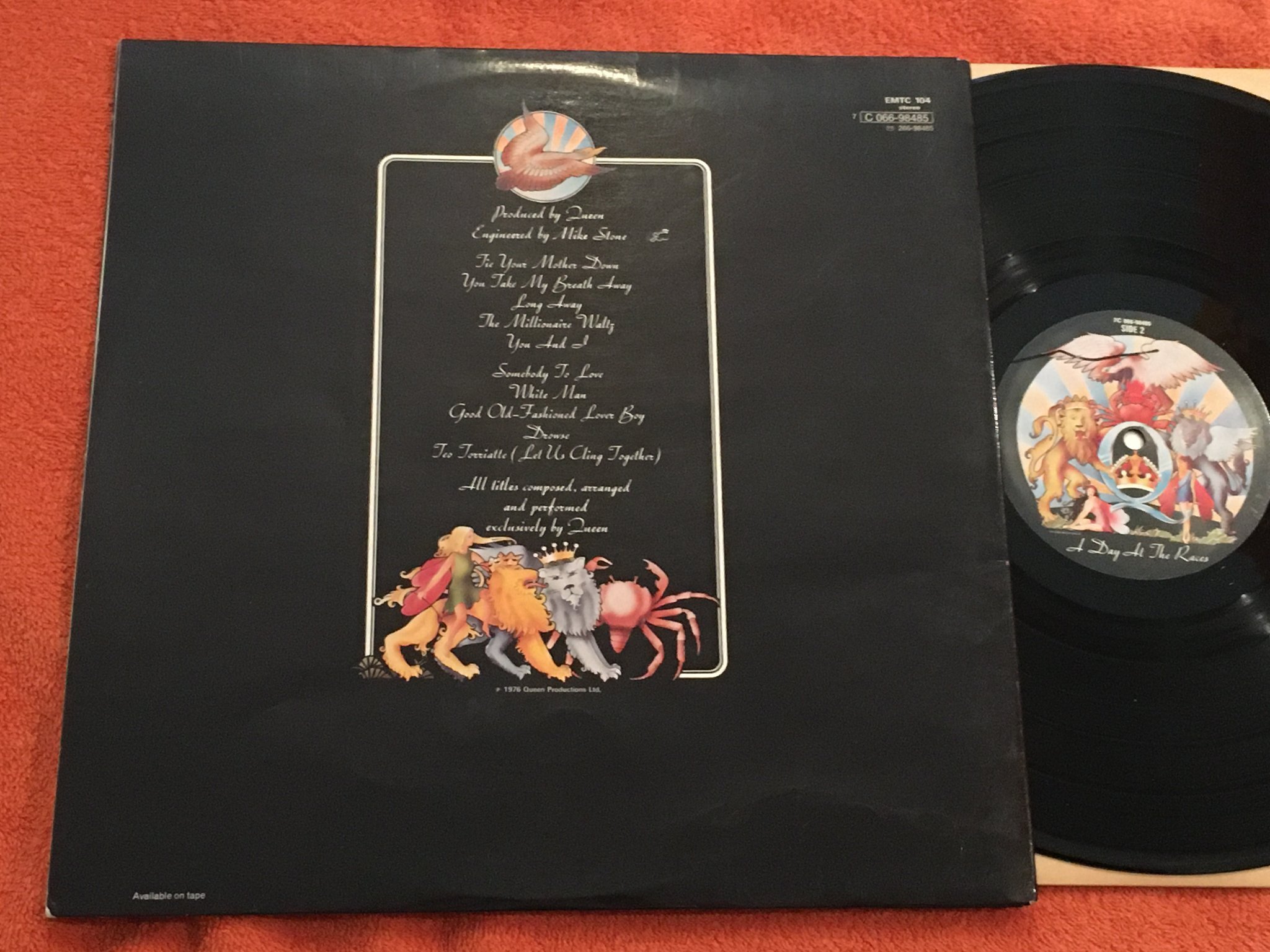 Omslagsbild för skivan QUEEN a day at the races LP Swe EMI 7C 066-98485