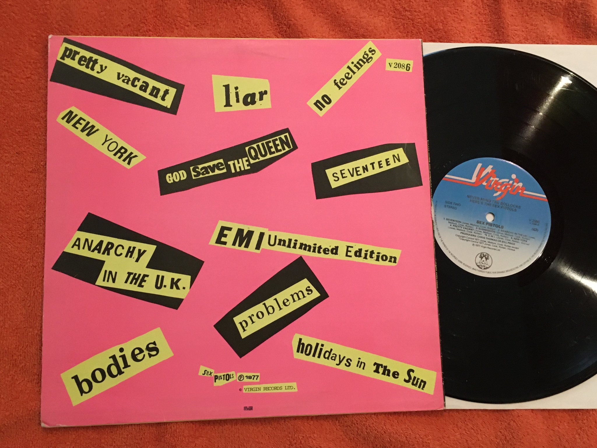 Omslagsbild för skivan SEX PISTOLS never mind the bollocks LP -77 Swe VIRGIN V 2086 