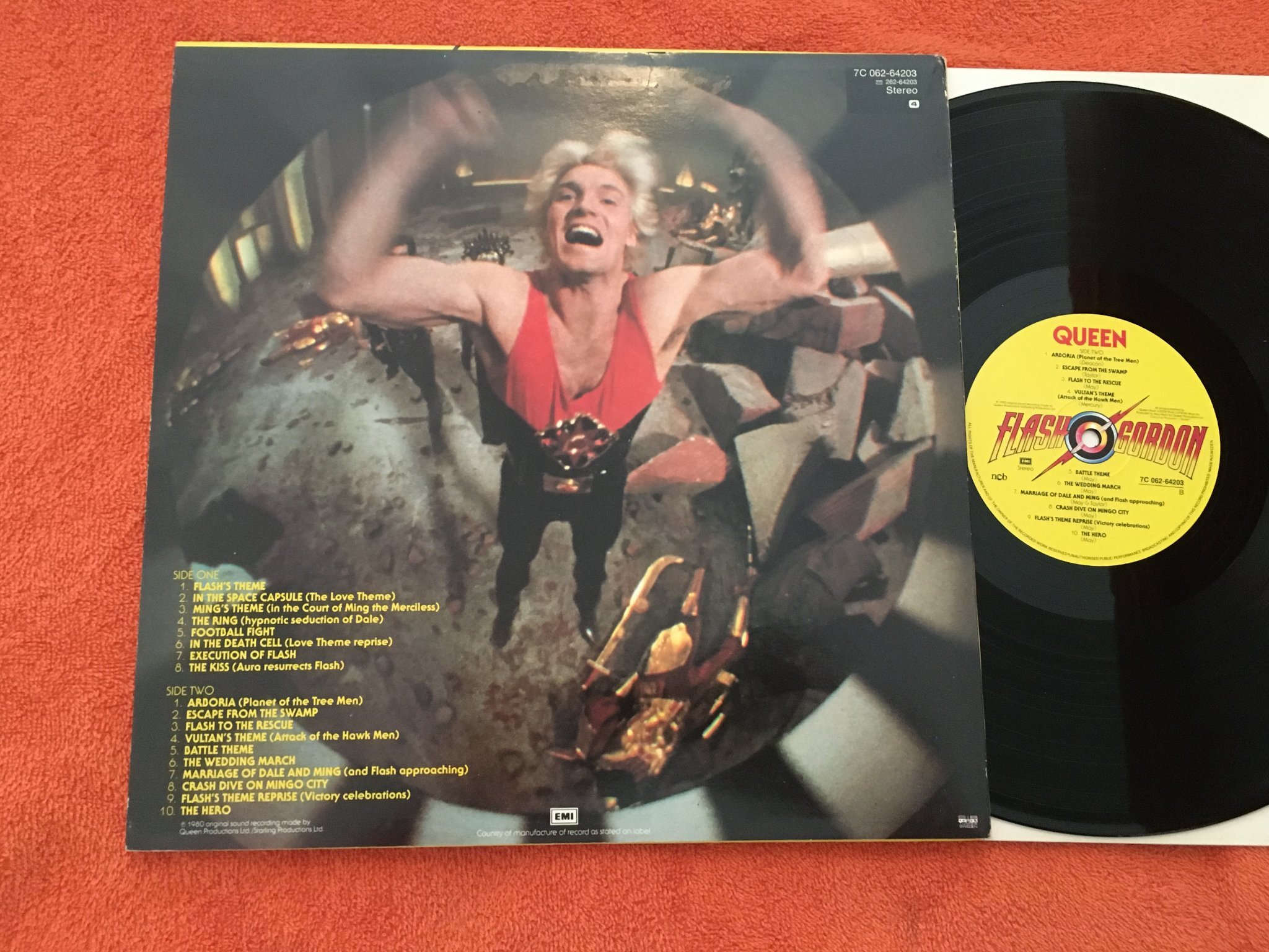 Omslagsbild för skivan QUEEN Flash Gordon LP original soundtrack -80 Swe EMI 7C 062-64203