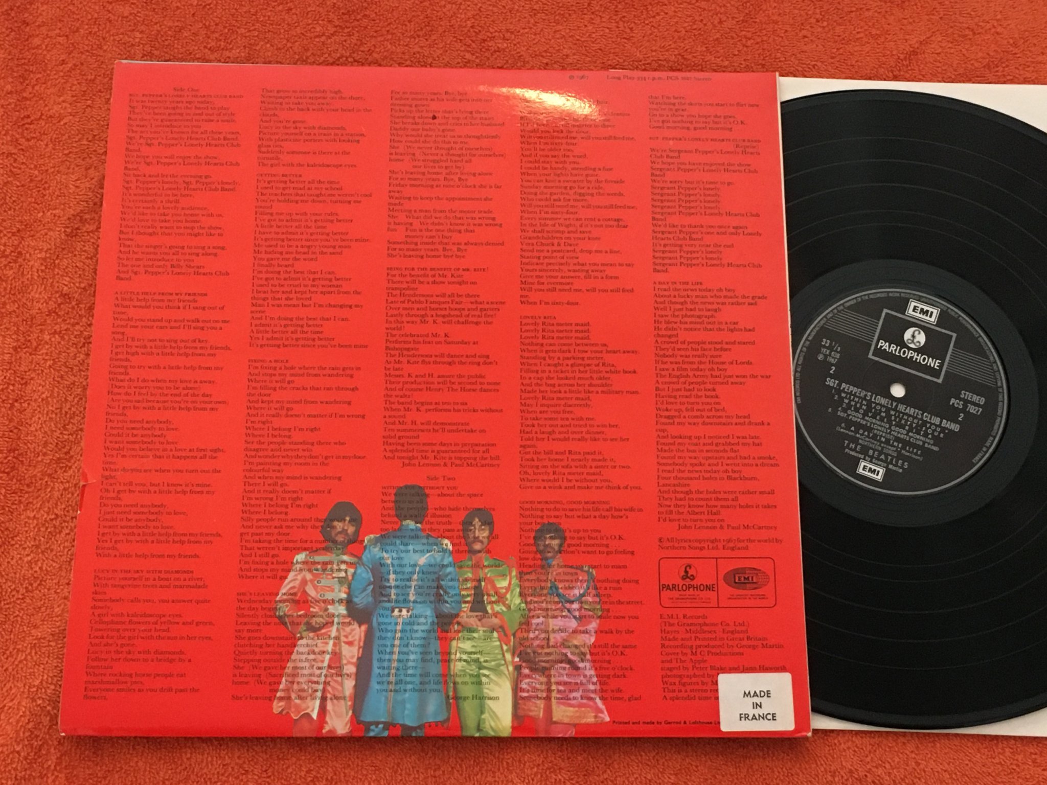 Omslagsbild för skivan THE BEATLES Sgt Pepper's lonely hearts club band LP re UK PARLOPHONE PCS 7027