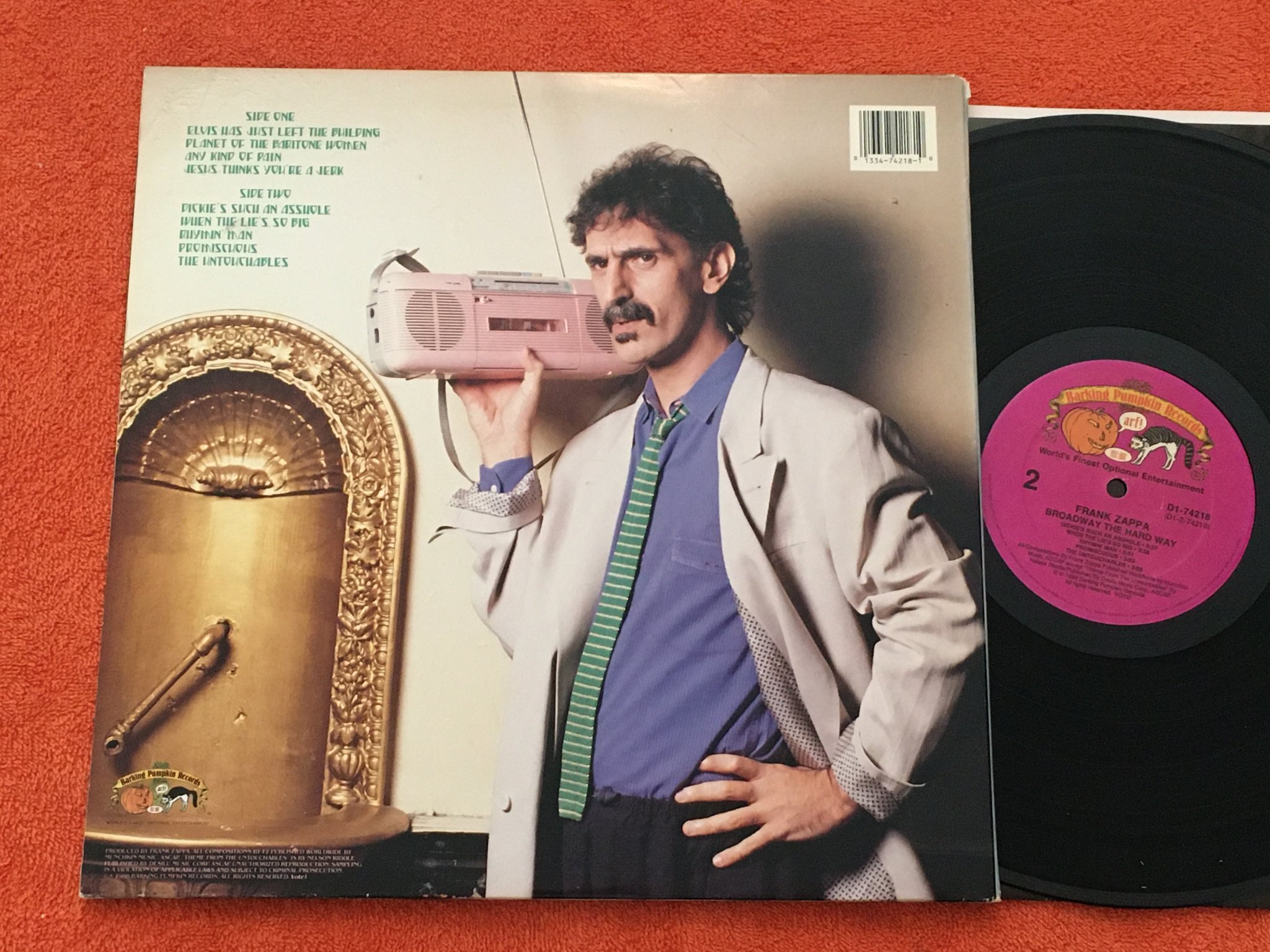 Omslagsbild för skivan FRANK ZAPPA broadway or the hard way LP -88 US BARKING PUMPKIN D1-74218