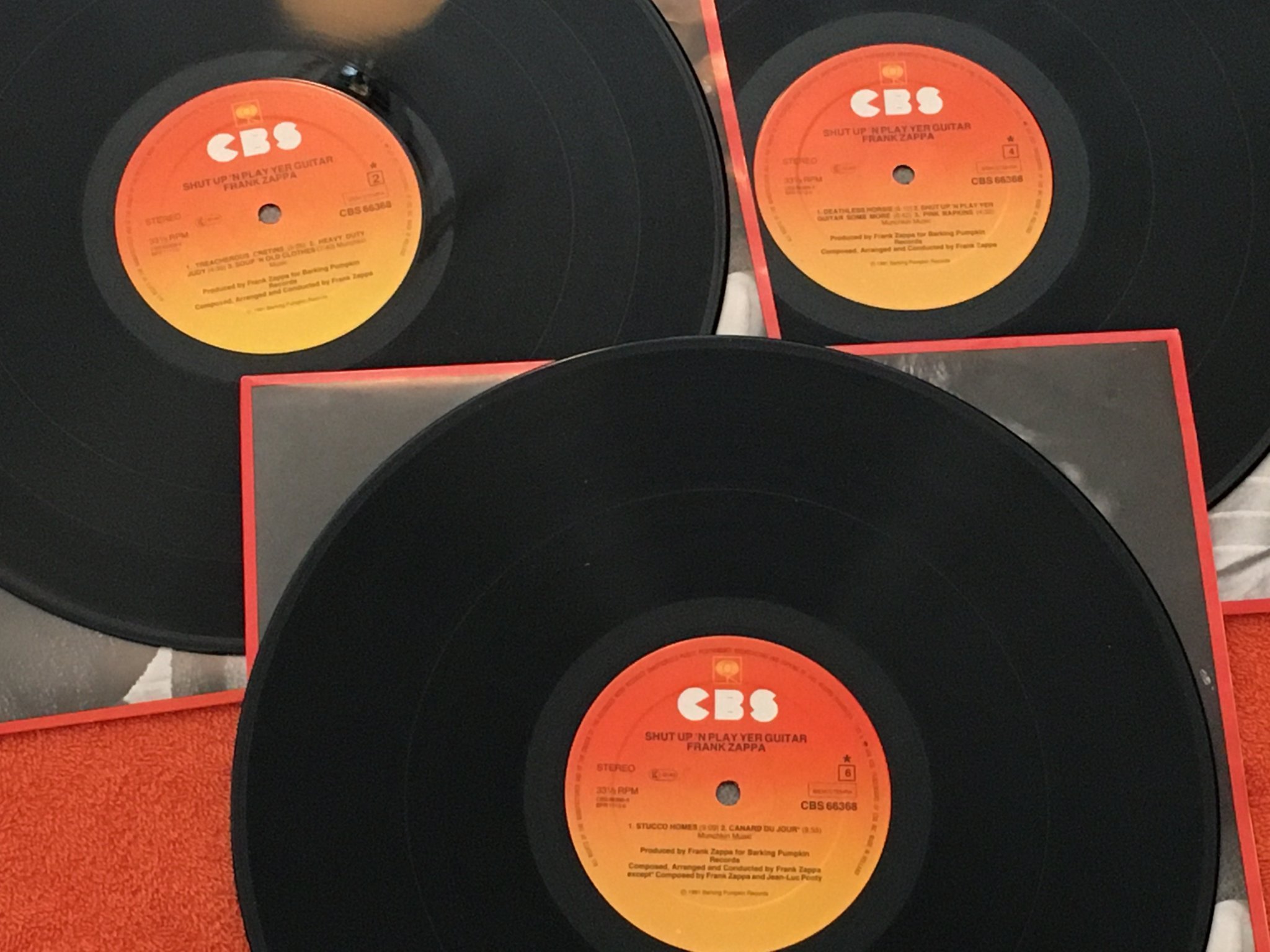 Omslagsbild för skivan FRANK ZAPPA shut up n play yer guitar 3xLP BOX CBS 66368