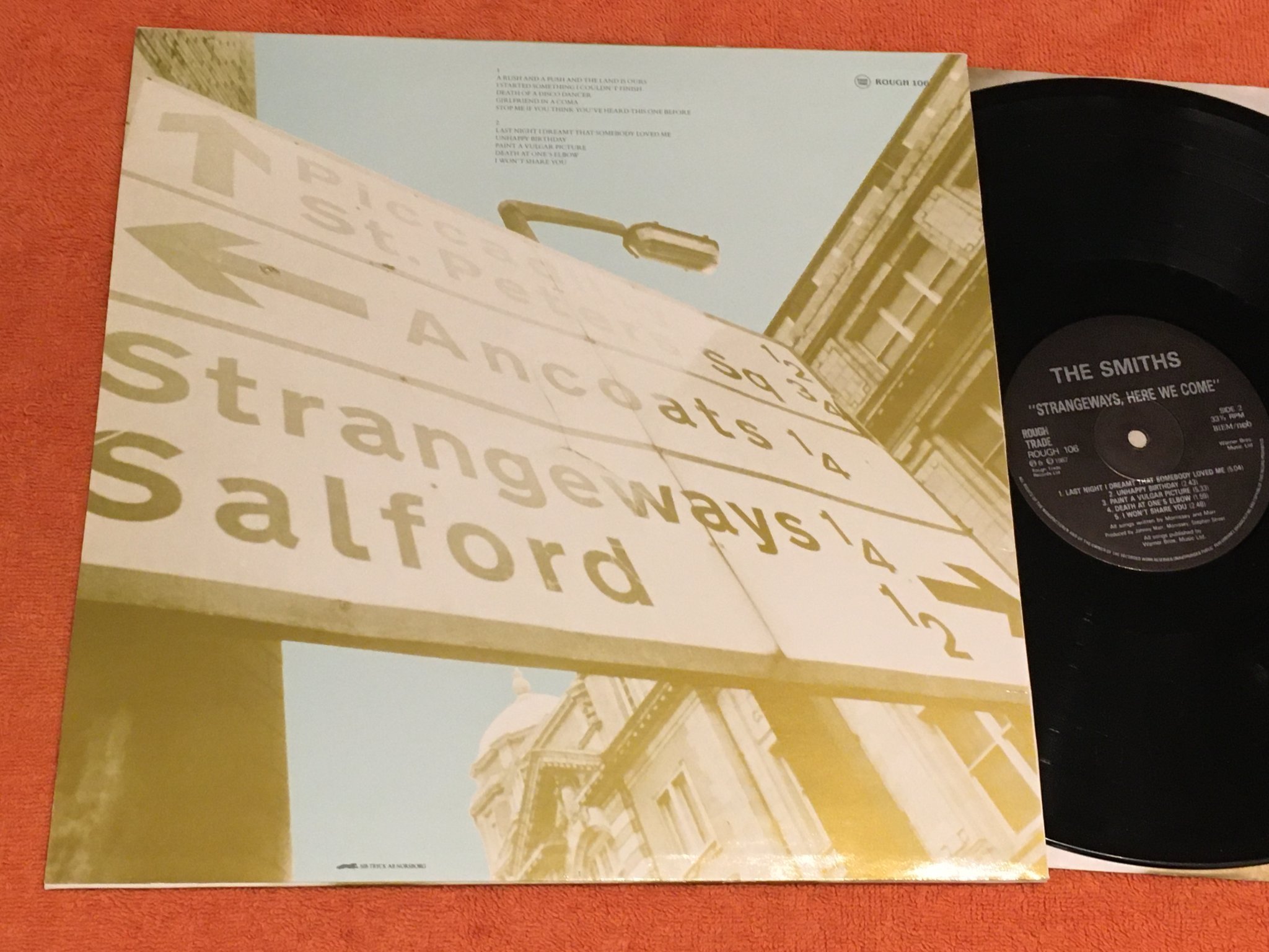 Omslagsbild för skivan THE SMITHS strangeways, here we come LP -87 ROUGH TRADE ROUGH 106