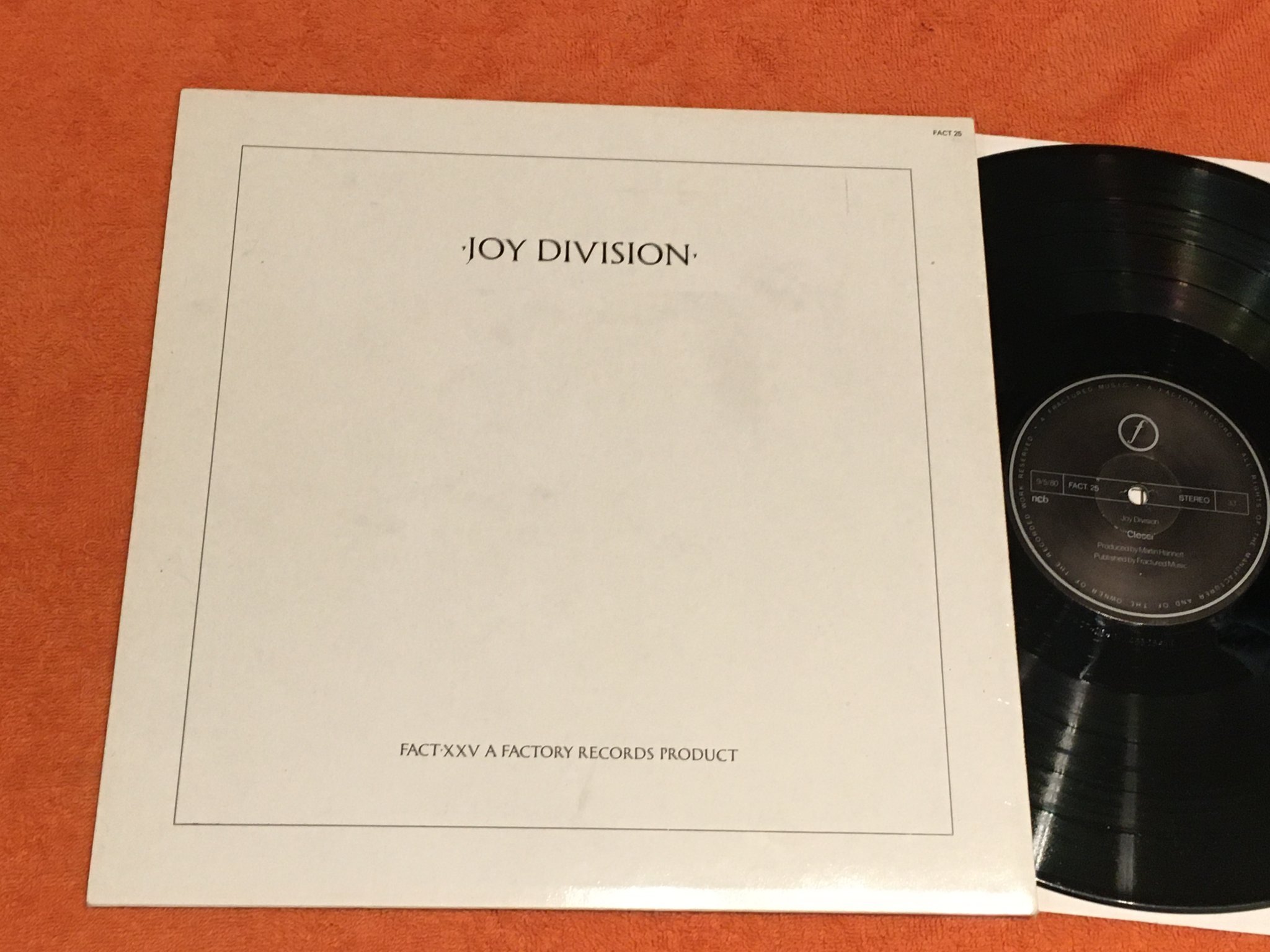 Omslagsbild för skivan JOY DIVISION closer LP -80 Swe FACTORY FACT 25
