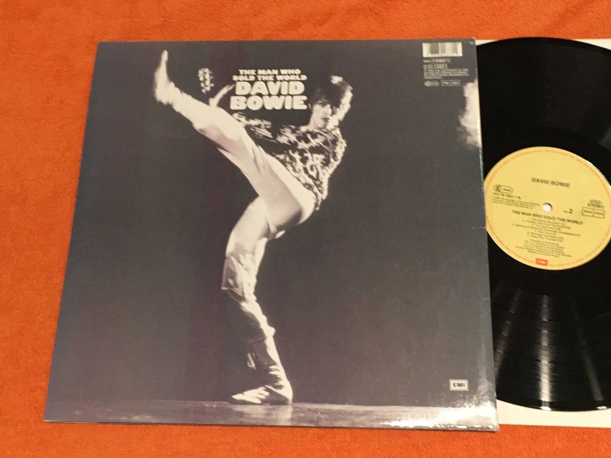 Omslagsbild för skivan DAVID BOWIE the man who sold the world LP re EMI 064-7918371