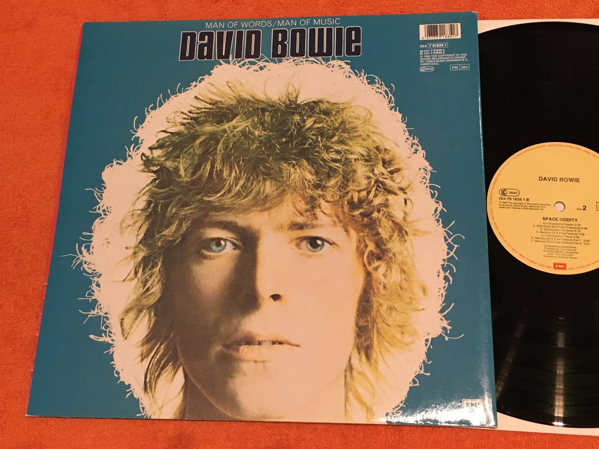 Omslagsbild för skivan DAVID BOWIE space oddity LP re EMI 064-7918351
