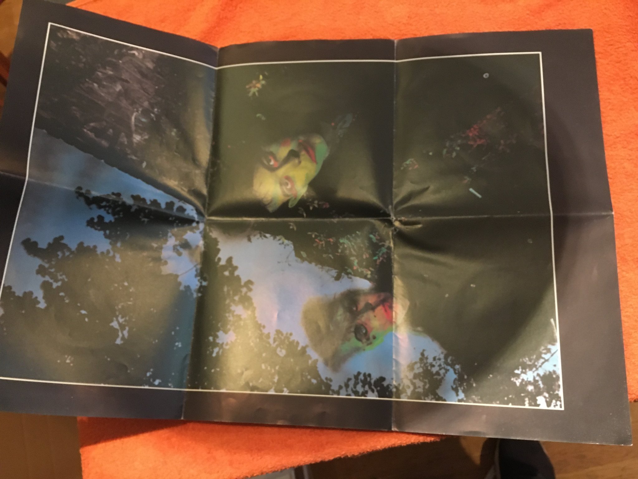 Omslagsbild för skivan THE CURE the walk 7” -83 UK FICTION fics 18 poster sleeve   