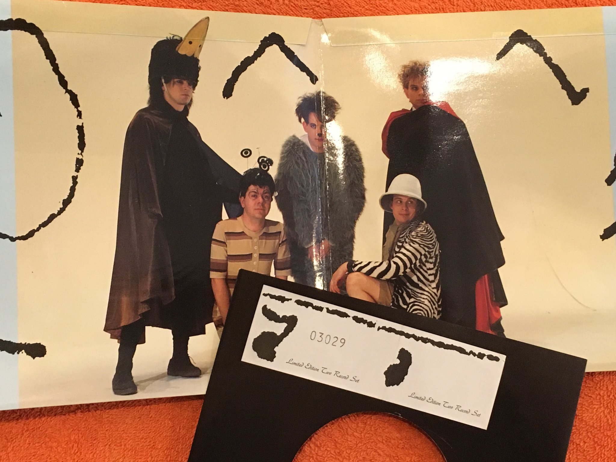 Omslagsbild för skivan THE CURE why can’t I be you 2x7” UK -87 numbered #03029 FICTION FICSG 25