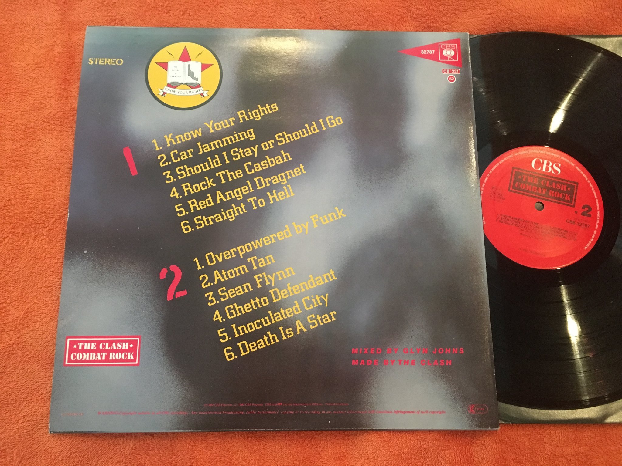 Omslagsbild för skivan THE CLASH combat rock LP -82 Hol CBS 32787