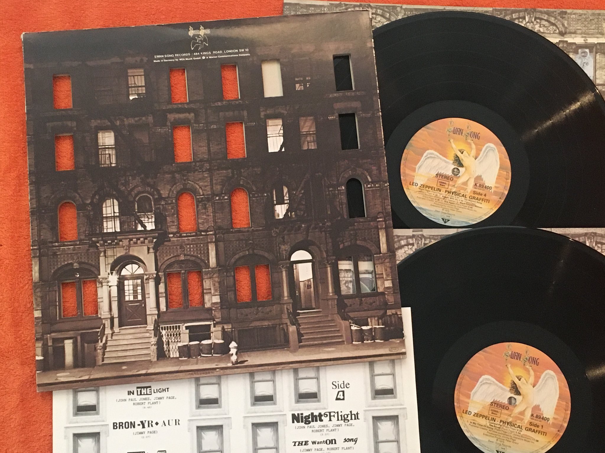 Omslagsbild för skivan LED ZEPPELIN physical graffiti 2xLP -75 SWAN SONG K 89400?