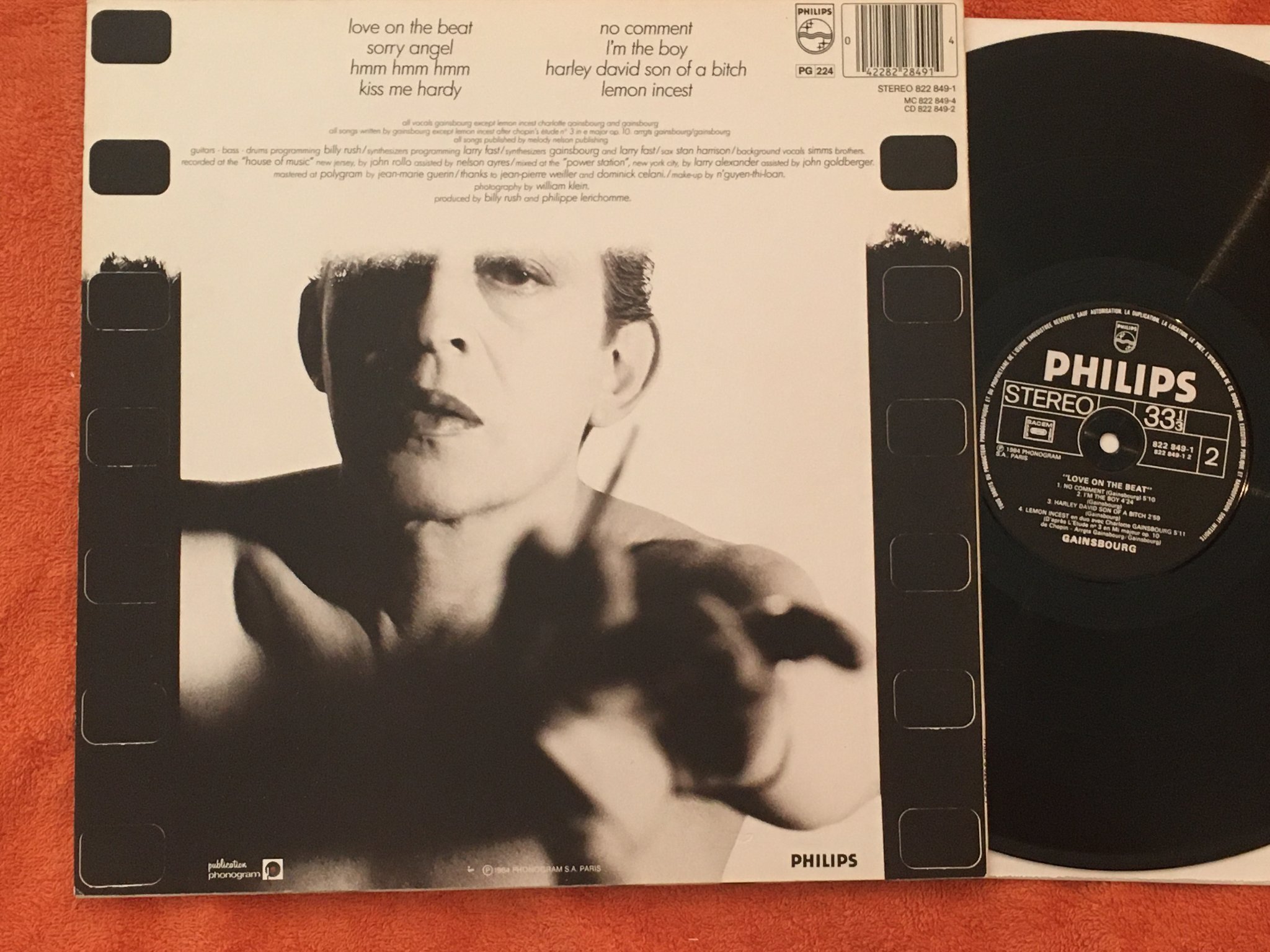 Omslagsbild för skivan GAINSBOURG love on the beat LP -84 Fra PHILIPS 822 849-1