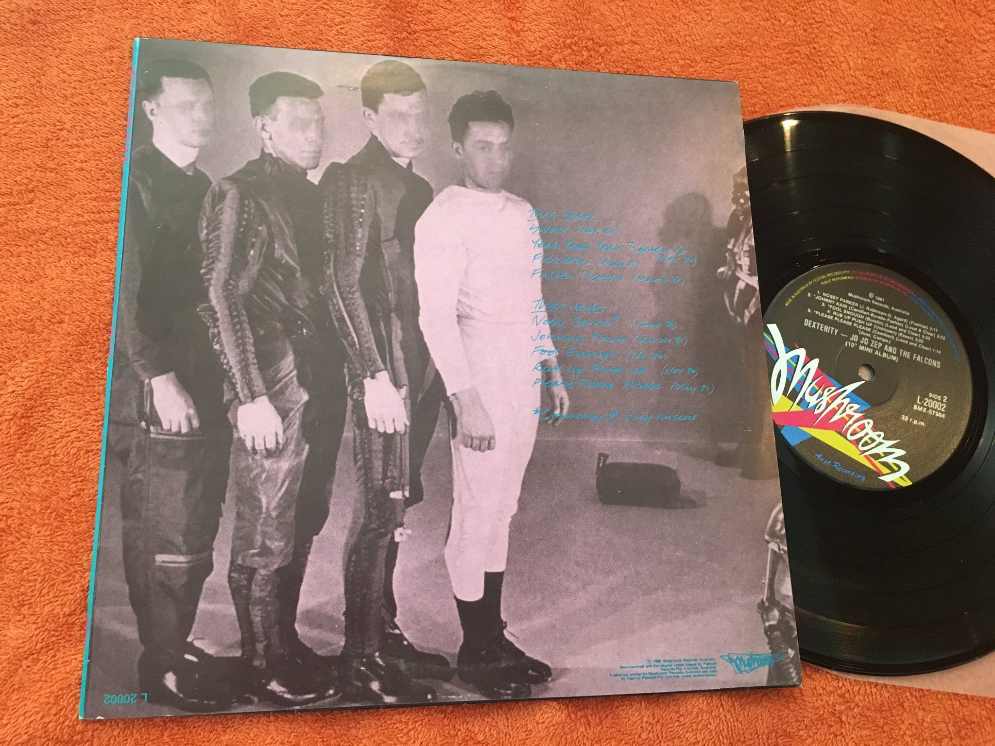 Omslagsbild för skivan JO JO ZEP & THE FALCONS Dexterity 10”mini album -81 Australia MUSHROOM L20002