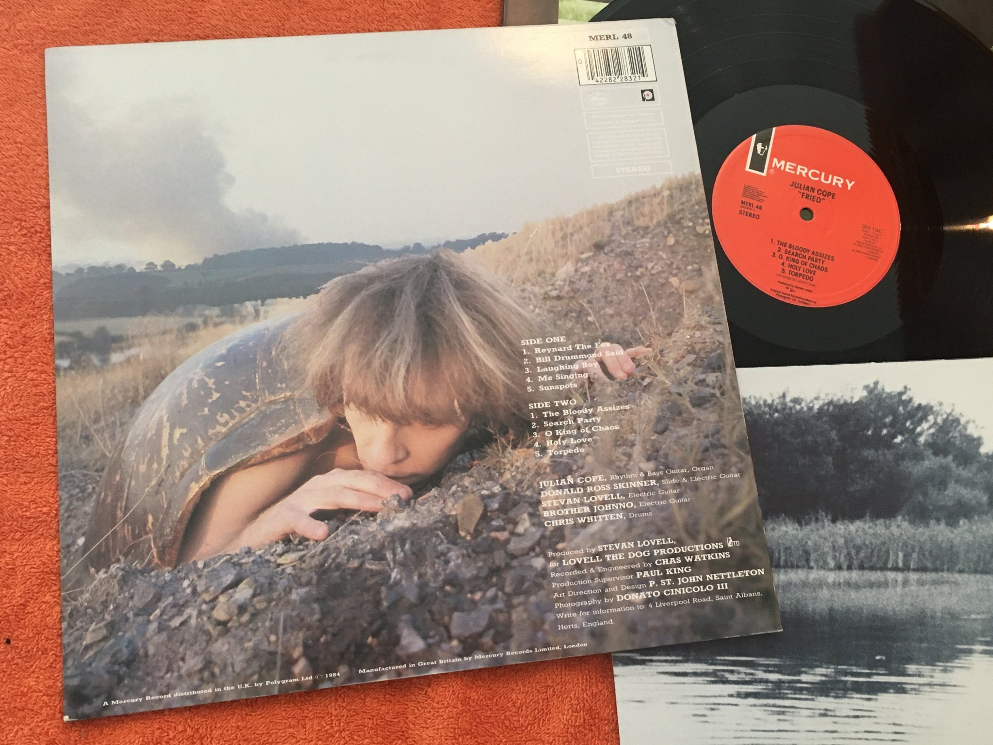 Omslagsbild för skivan JULIAN COPE fried LP -84 UK MERCURY MERL 48 + POSTER 