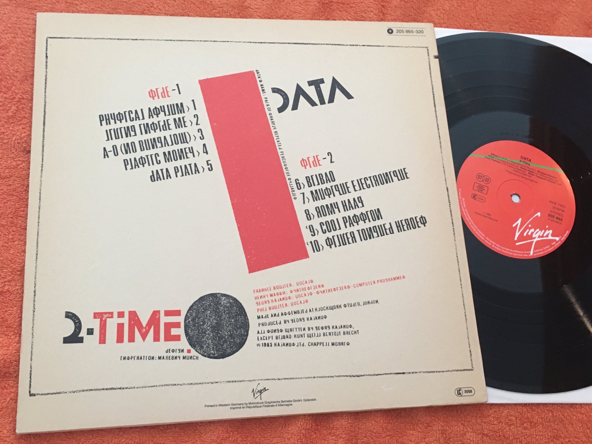 Omslagsbild för skivan DATA 2-time LP -83 VIRGIN 205 865-320 new wave