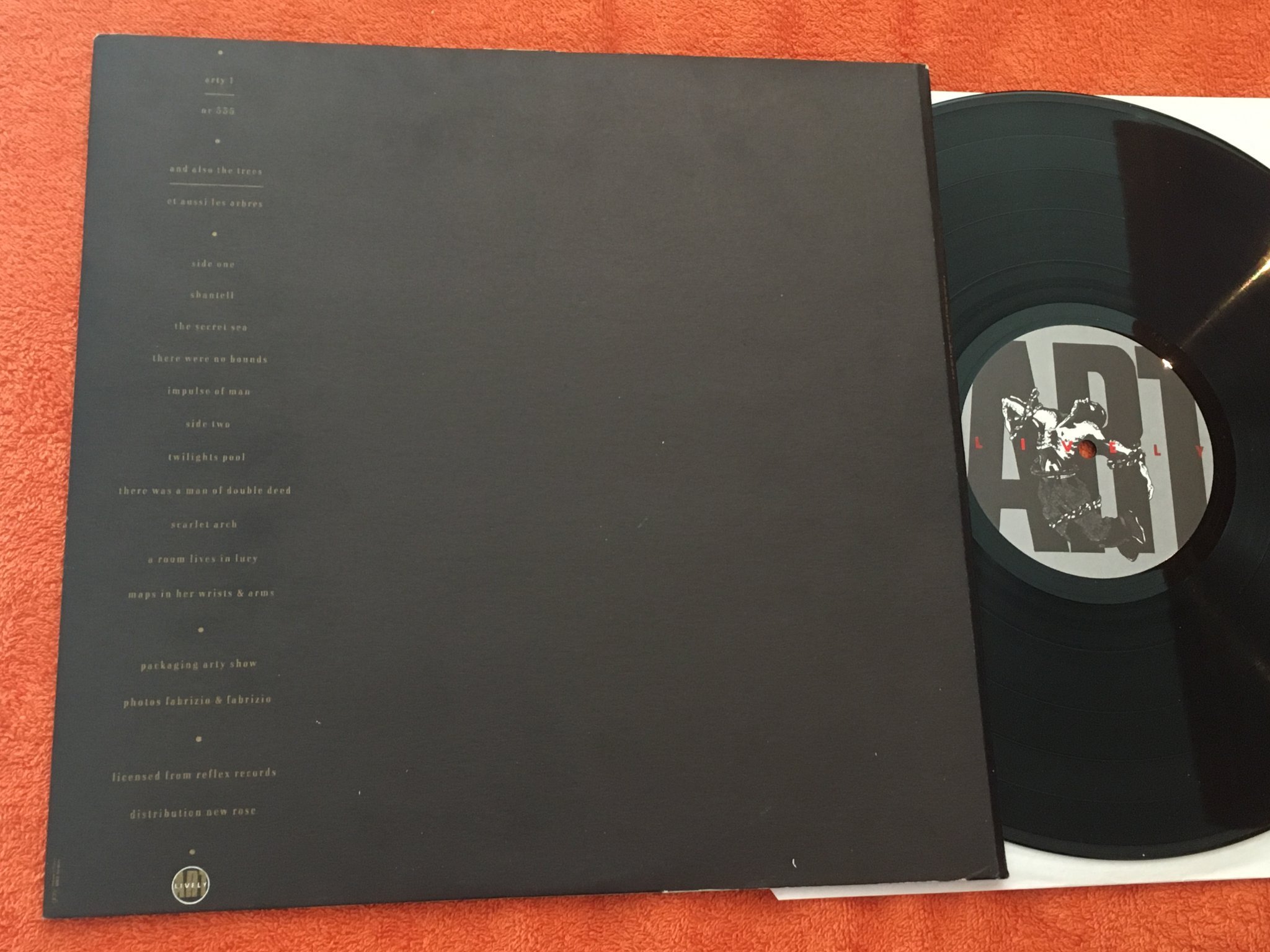 Omslagsbild för skivan AND ALSO THE TREES Et Aussi Les Arbres LP -87 Fra LIVELY ART ARTY 1 darkwave