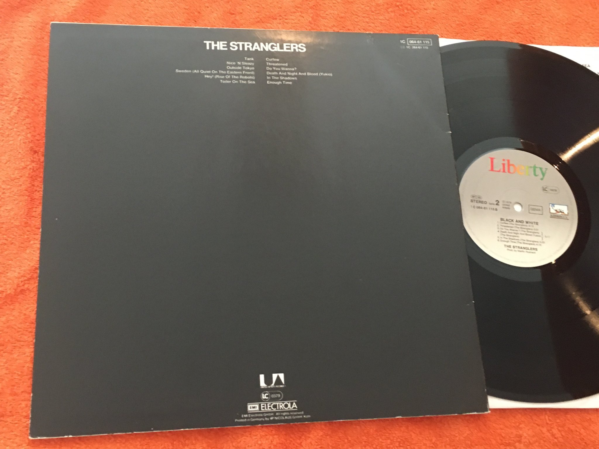 Omslagsbild för skivan THE STRANGLERS black and white LP -79 Ger LIBERTY 1C 064-61115