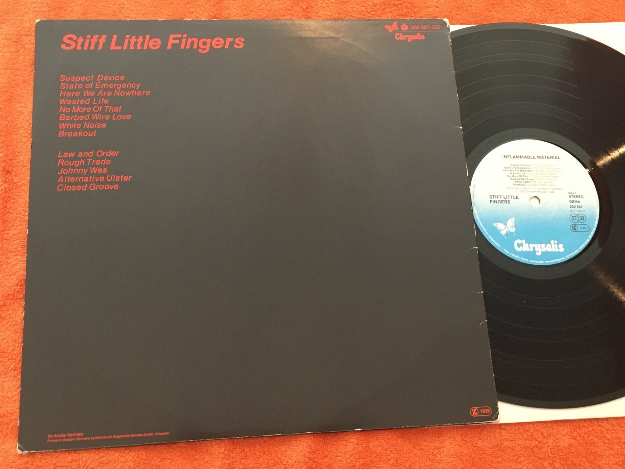 Omslagsbild för skivan STIFF LITTLE FINGERS inflammable material LP -80 Ger CHRYSALIS 202 687-320