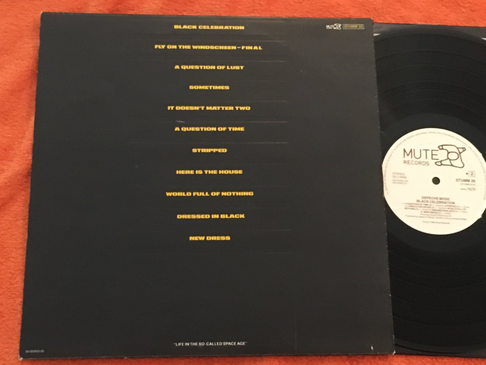 Omslagsbild för skivan DEPECHE MODE black celebration LP -86 Swe MUTE STUMM 26
