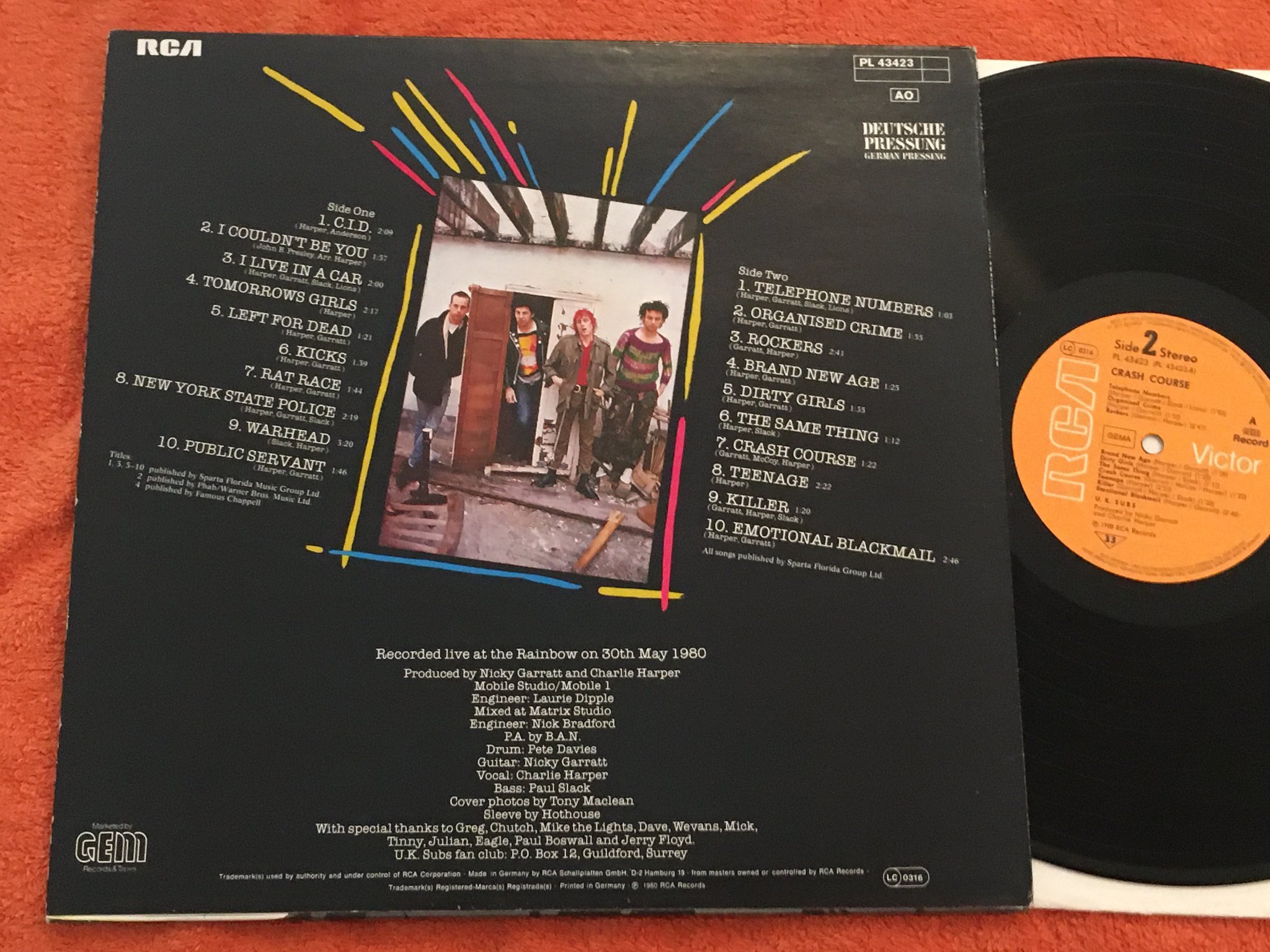 Omslagsbild för skivan UK SUBS crash course LP -80 Ger RCA PL 43423