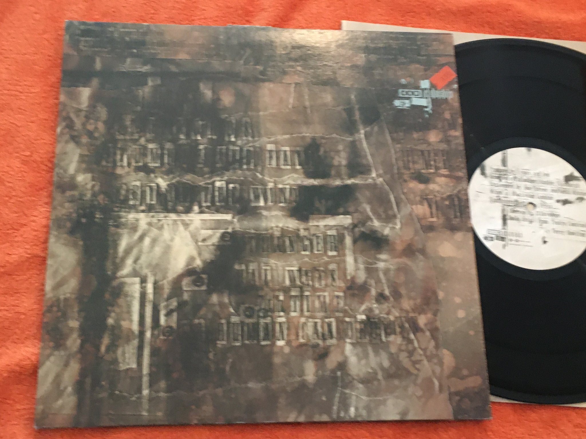 Omslagsbild för skivan CLAN OF ZYMOX s/t LP -85 4AD CAD 503