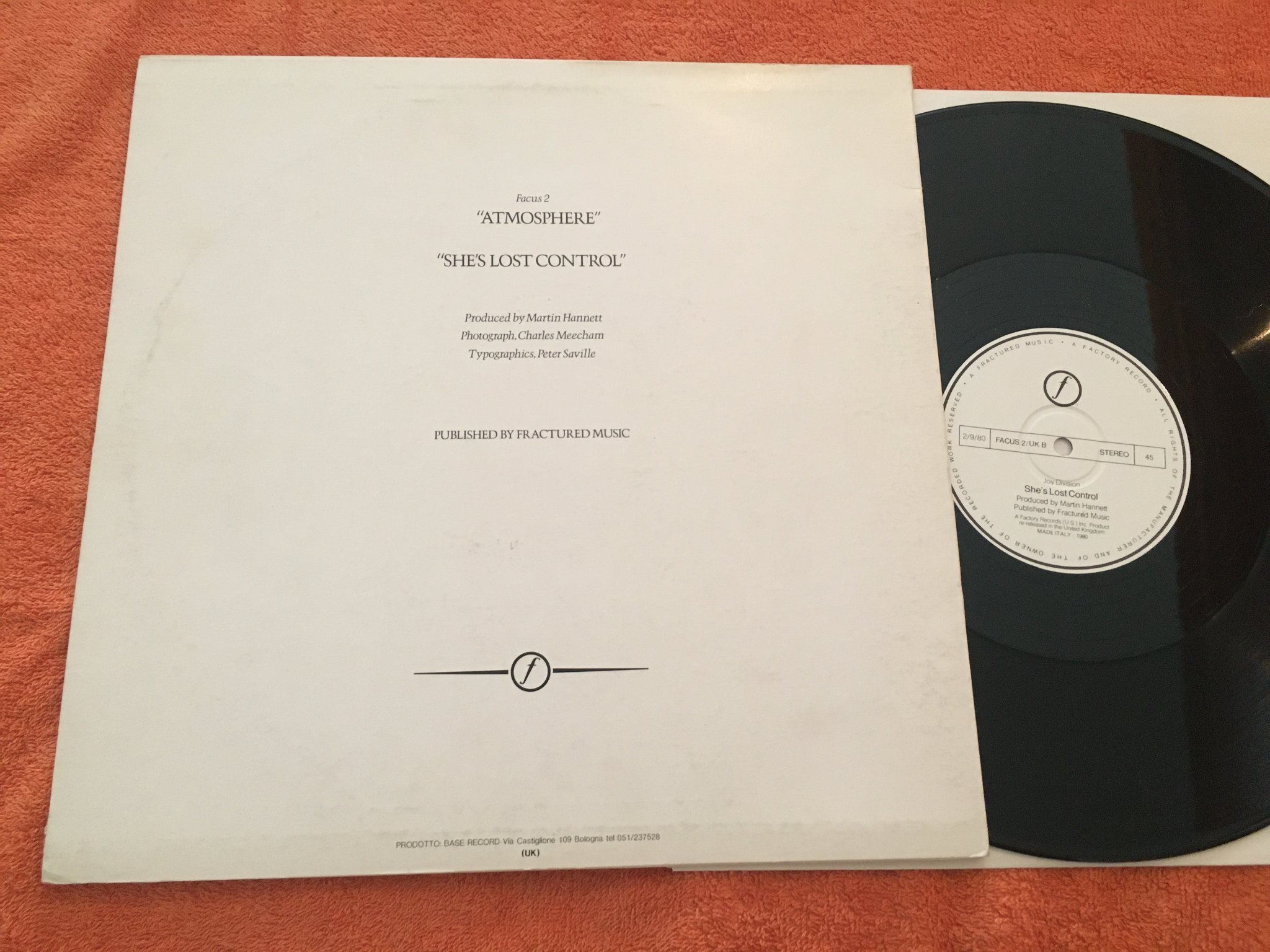 Omslagsbild för skivan JOY DIVISION atmosphere 12"single -80 Ita FACTORY FACUS 2