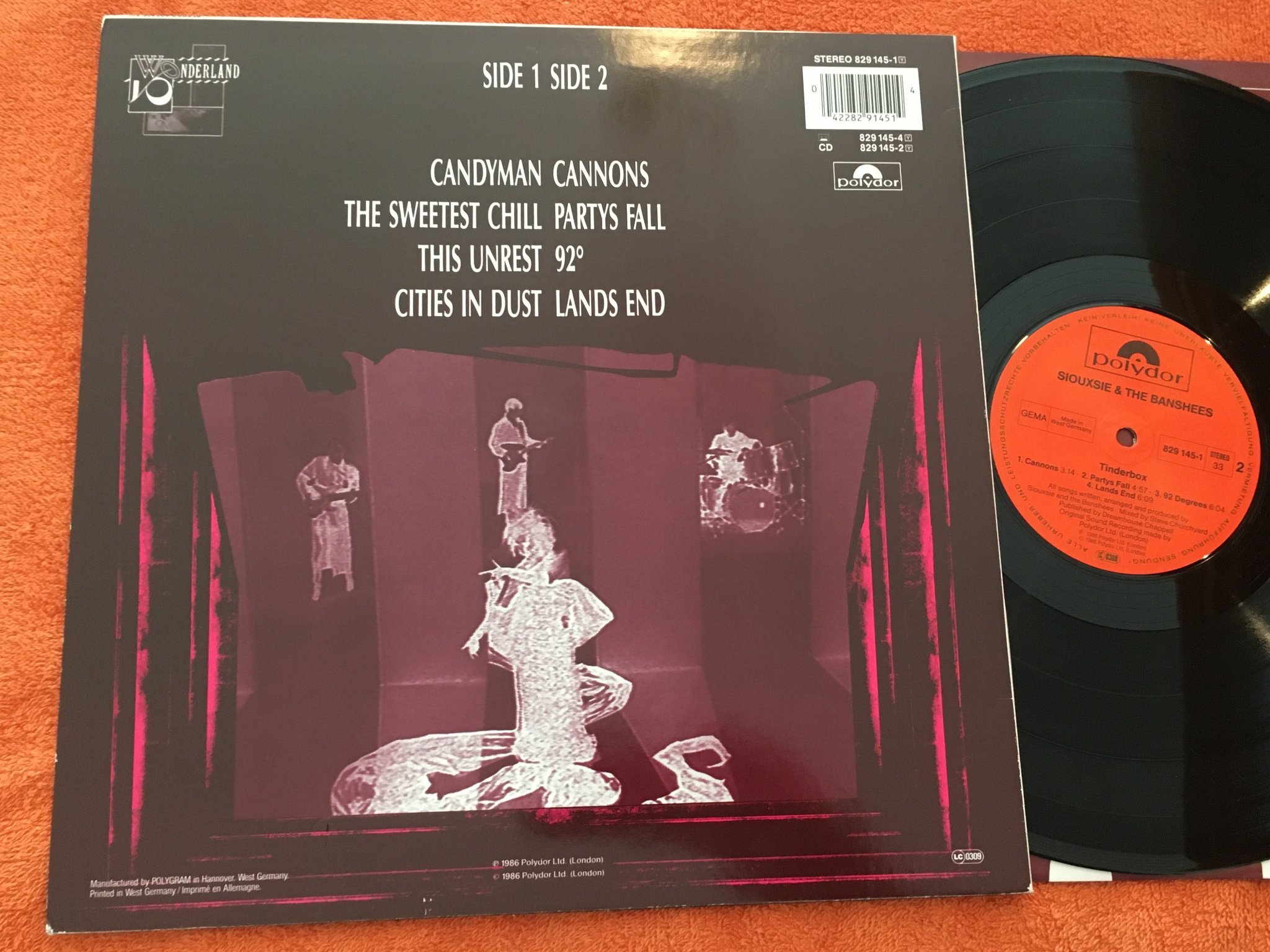 Omslagsbild för skivan SIOUXSIE AND THE BANSHEES tinderbox LP -86 POLYDOR 829 145-1