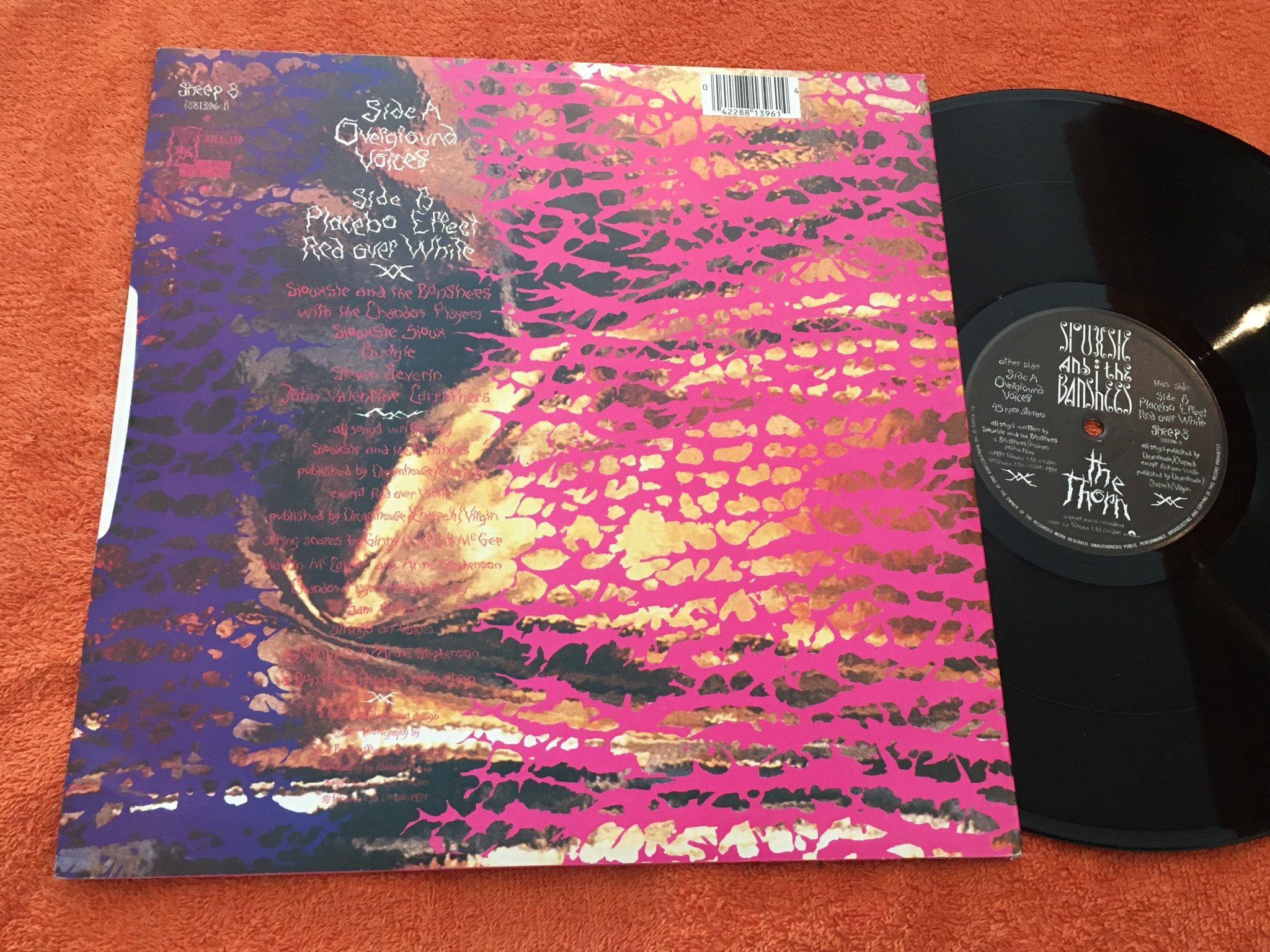 Omslagsbild för skivan SIOUXSIE AND THE BANSHEES the thorn 12"single -84 POLYDOR SHEEP 8