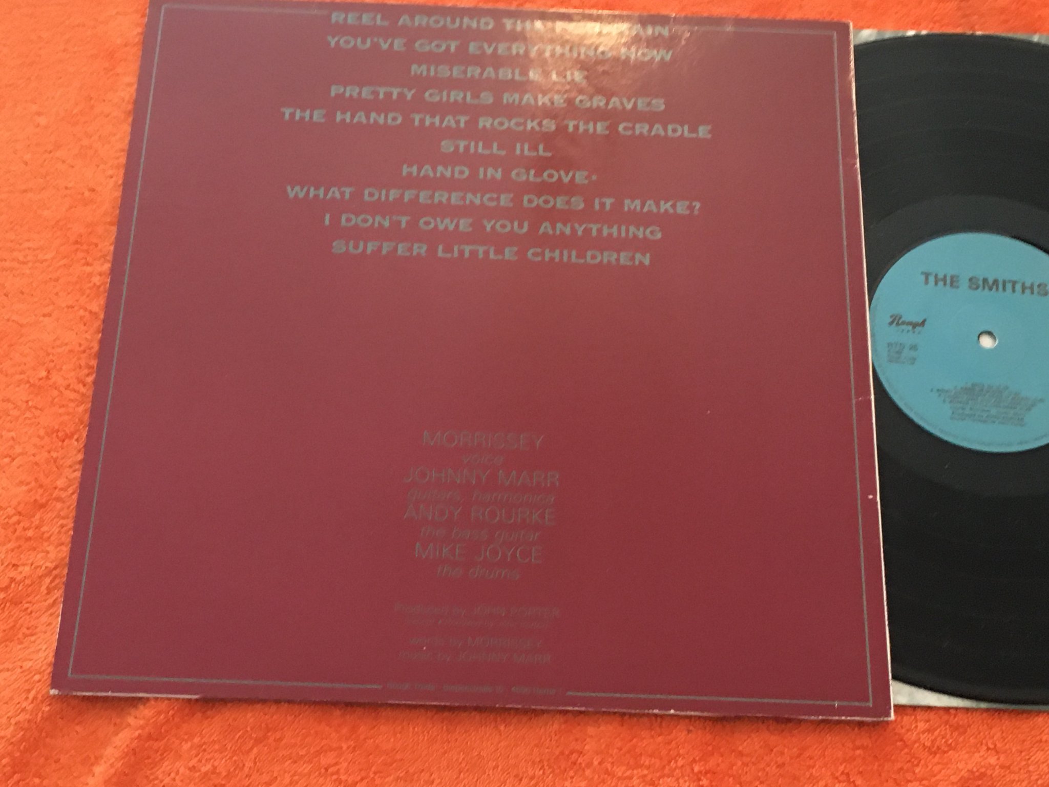 Omslagsbild för skivan THE SMITHS s/t LP  -84 ROUGH TRADE RTD 25