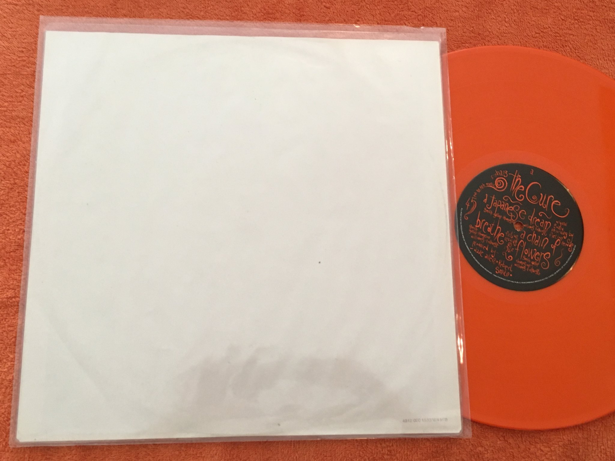 Omslagsbild för skivan THE CURE kiss me kiss me 2xLP + bonus 12" ltd orange vinyl RARE!!!