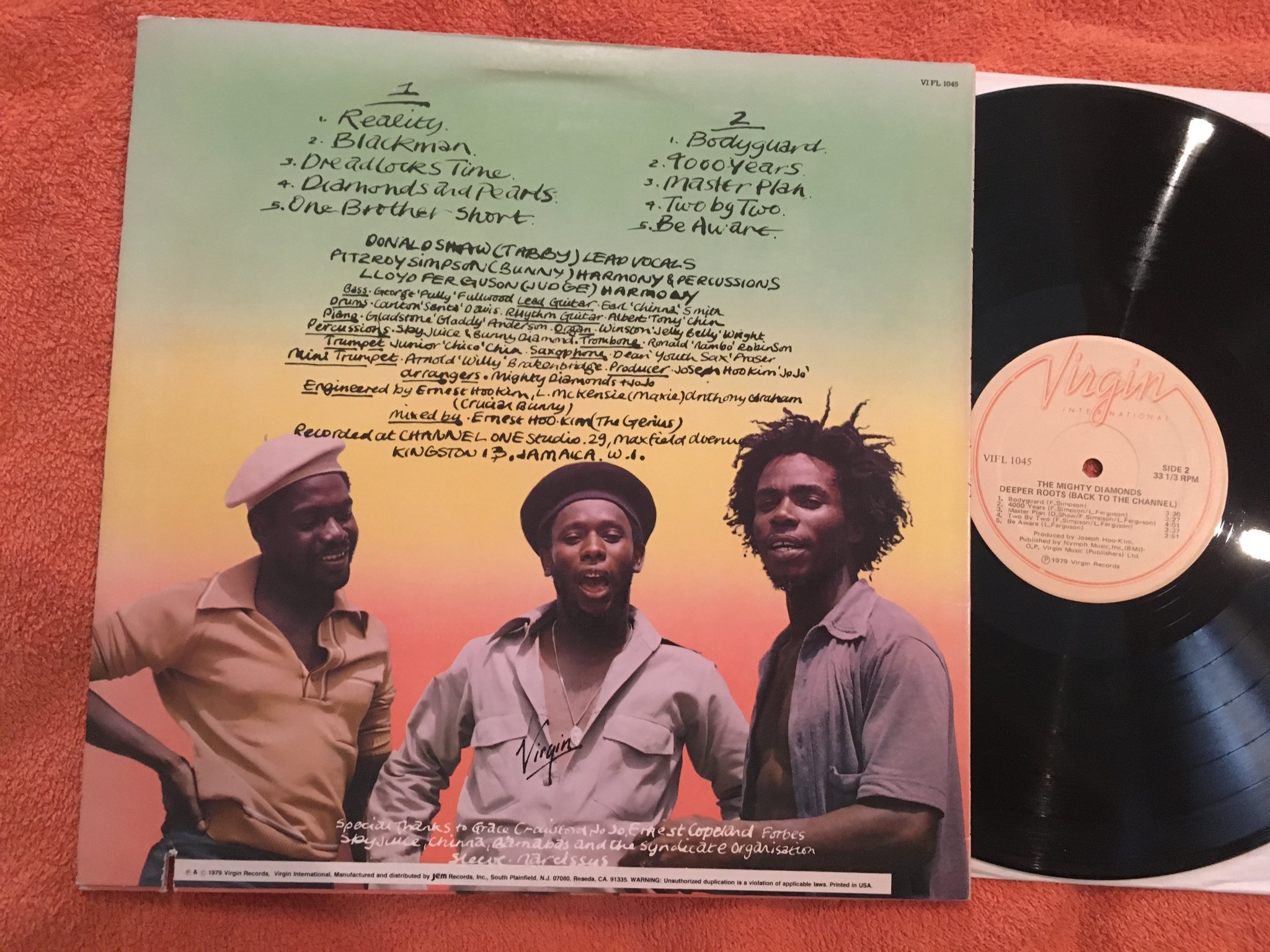 Omslagsbild för skivan MIGHTY DIAMONDS deeper roots LP -79 US VIRGIN VIFL 1045