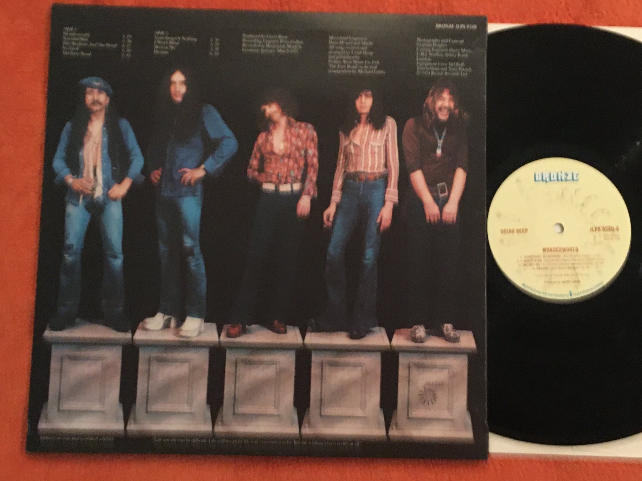 Omslagsbild för skivan URIAH HEEP wonderful LP -1974 UK BRONZE ILPS 9280