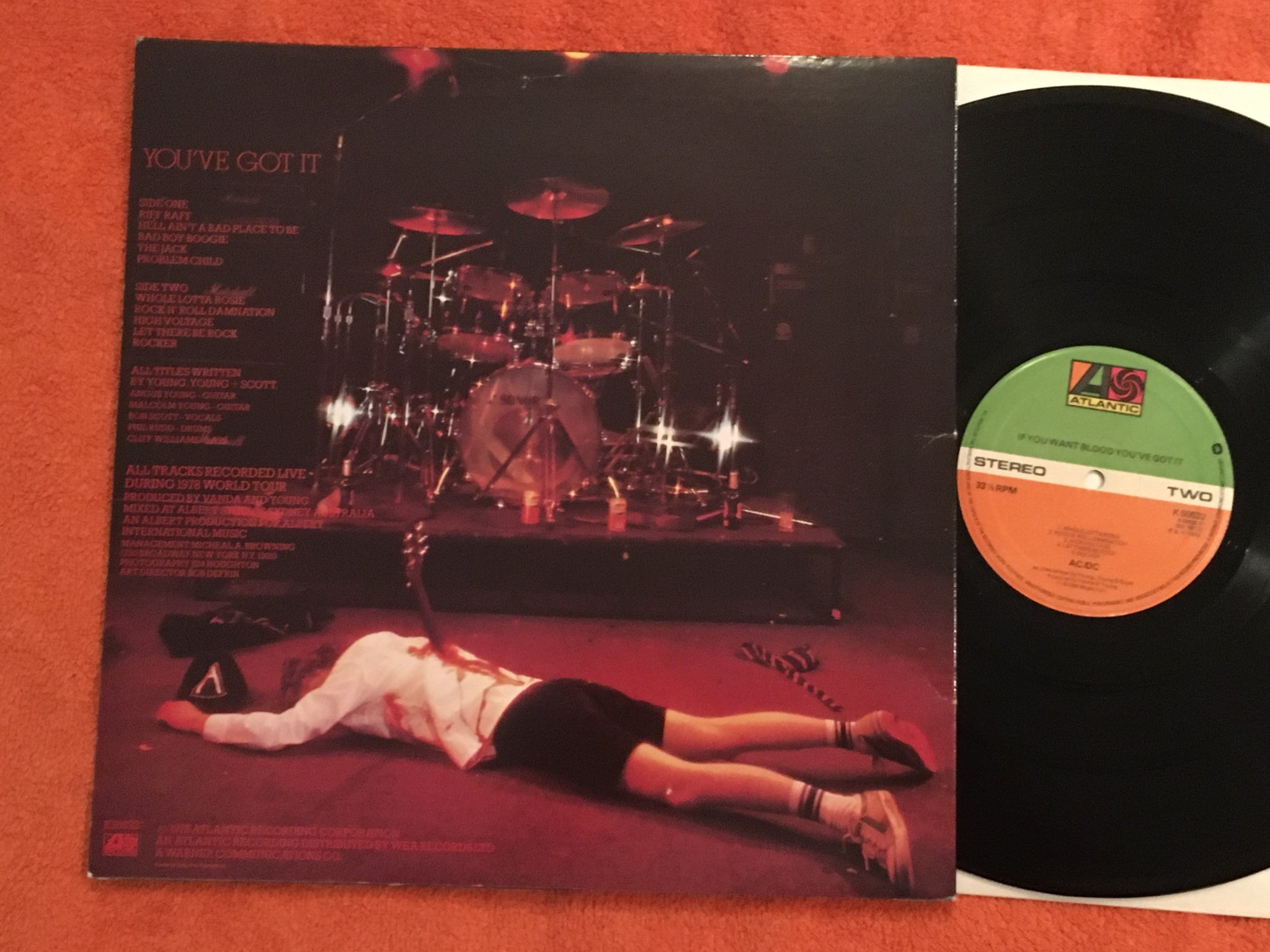 Omslagsbild för skivan ACDC if you want blood you've got it LP -78 UK ATLANTIC K50532