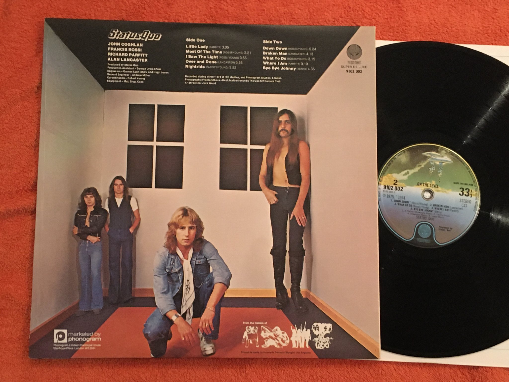 Omslagsbild för skivan STATUS QUO on the level LP -75 UK VERTIGO 9102002 spaceship labels