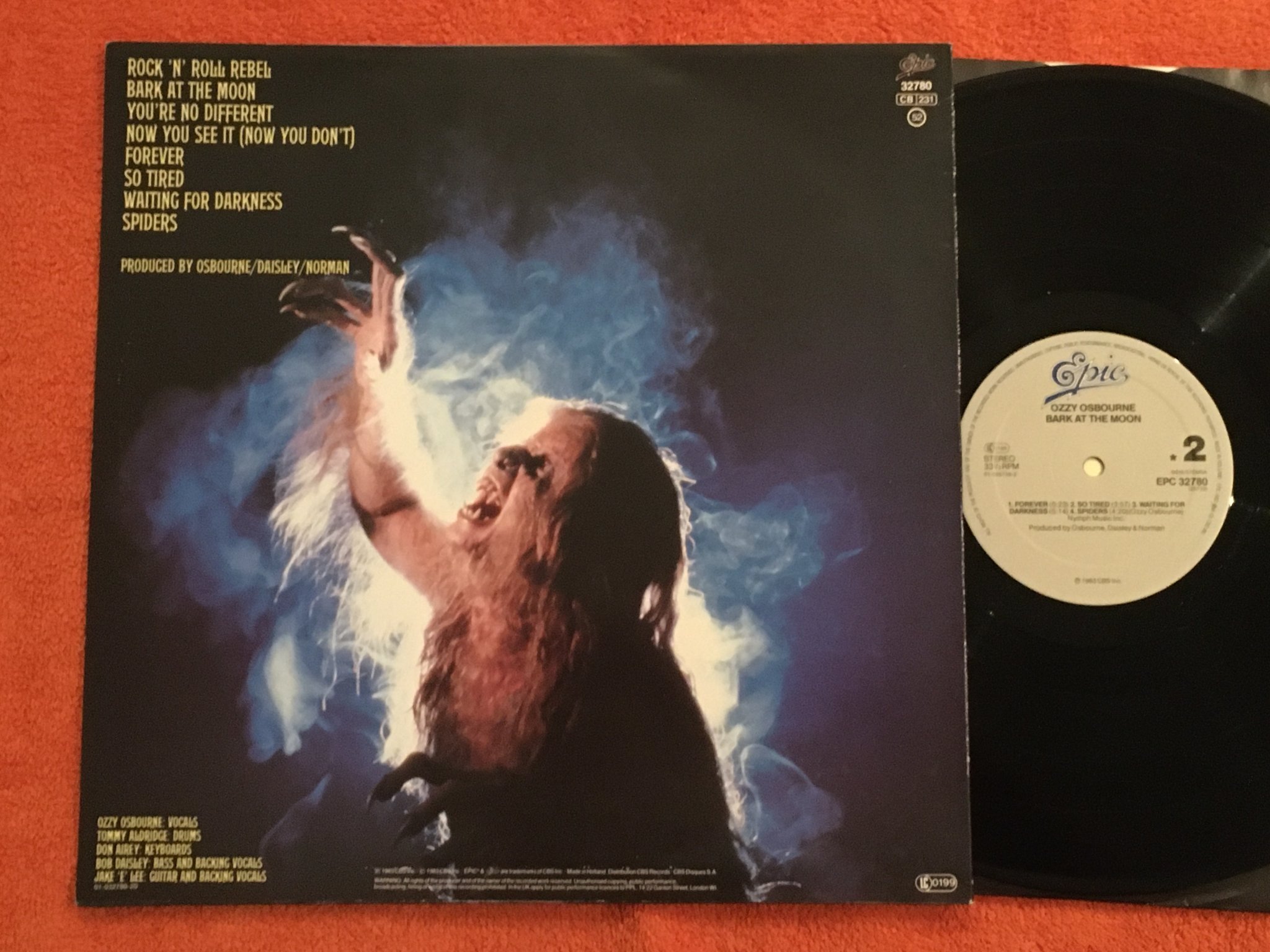 Omslagsbild för skivan OZZY OSBOURNE bark moon LP -83 Hol EPIC EPC 32780