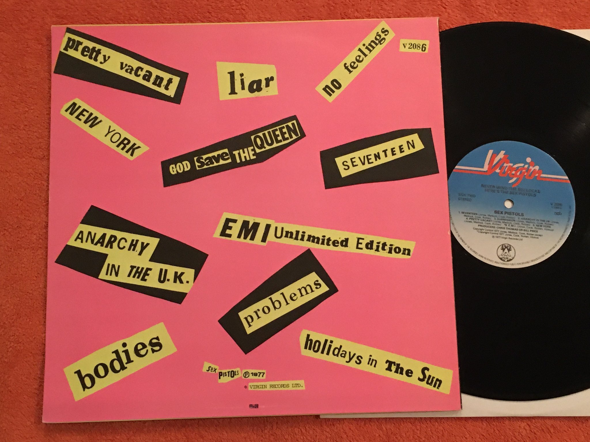 Omslagsbild för skivan SEX PISTOLS never mind the bollocks LP -77 Swe VIRGIN V2086