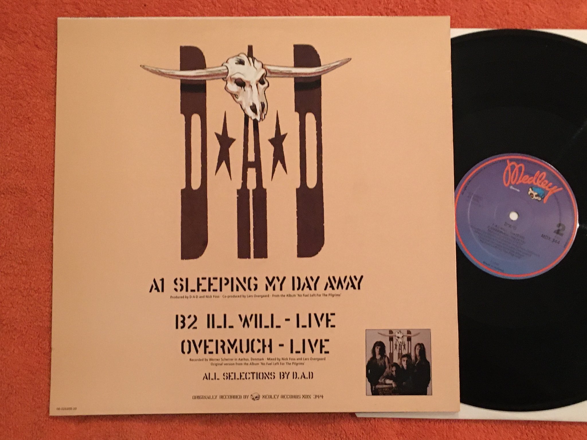 Omslagsbild för skivan DAD sleeping my day away 12"single 89 MEDLEY MDX 244