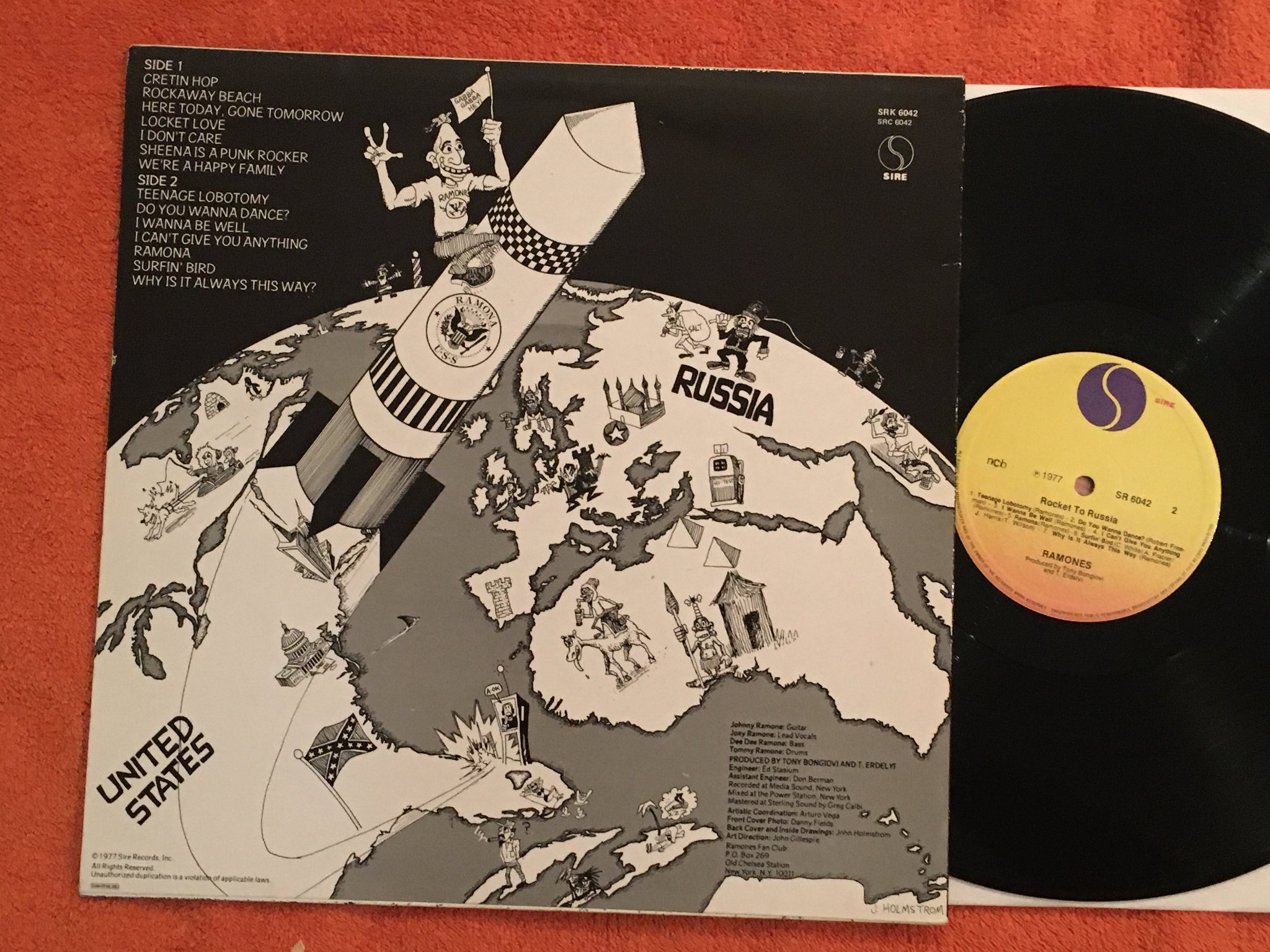 Omslagsbild för skivan RAMONES rocket to Russia LP -77 Norway SIRE SR 6042