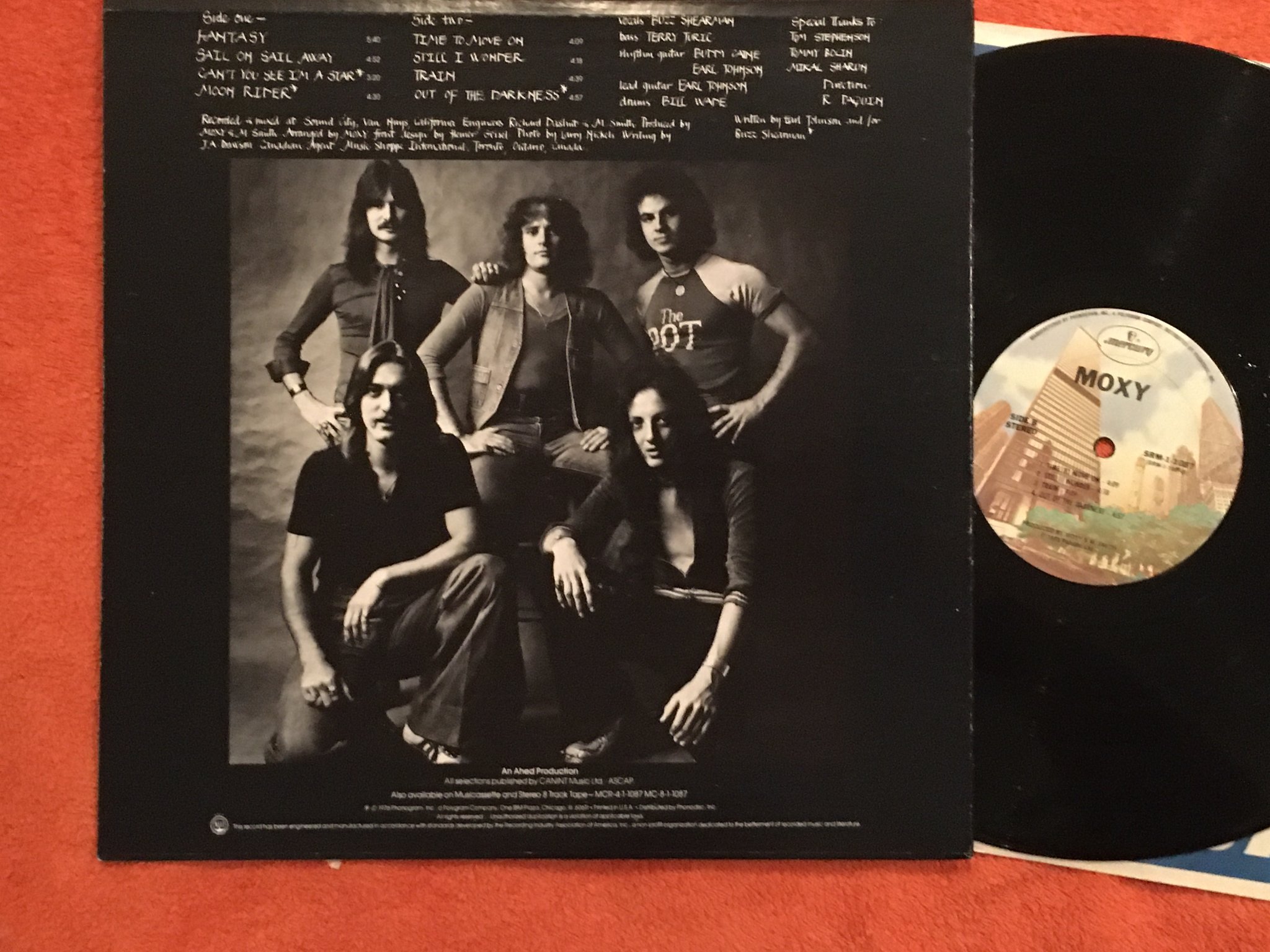 Omslagsbild för skivan MOXY s/t LP -75 US MERCURY SRM-1-1087