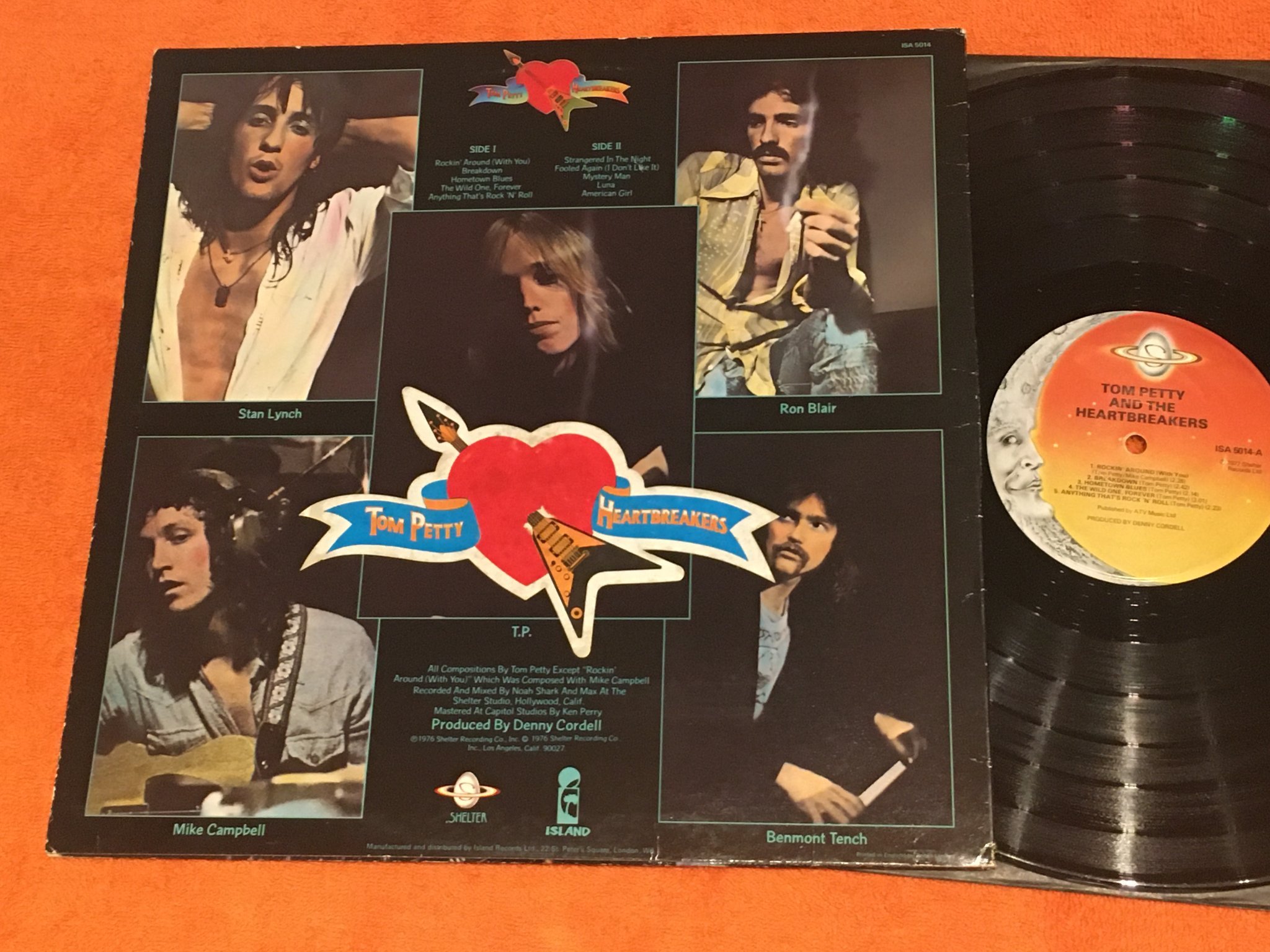 Omslagsbild för skivan TOM PETTY & THE HEARTBREAKERS s/t LP -77 SHELTER ISA 5014