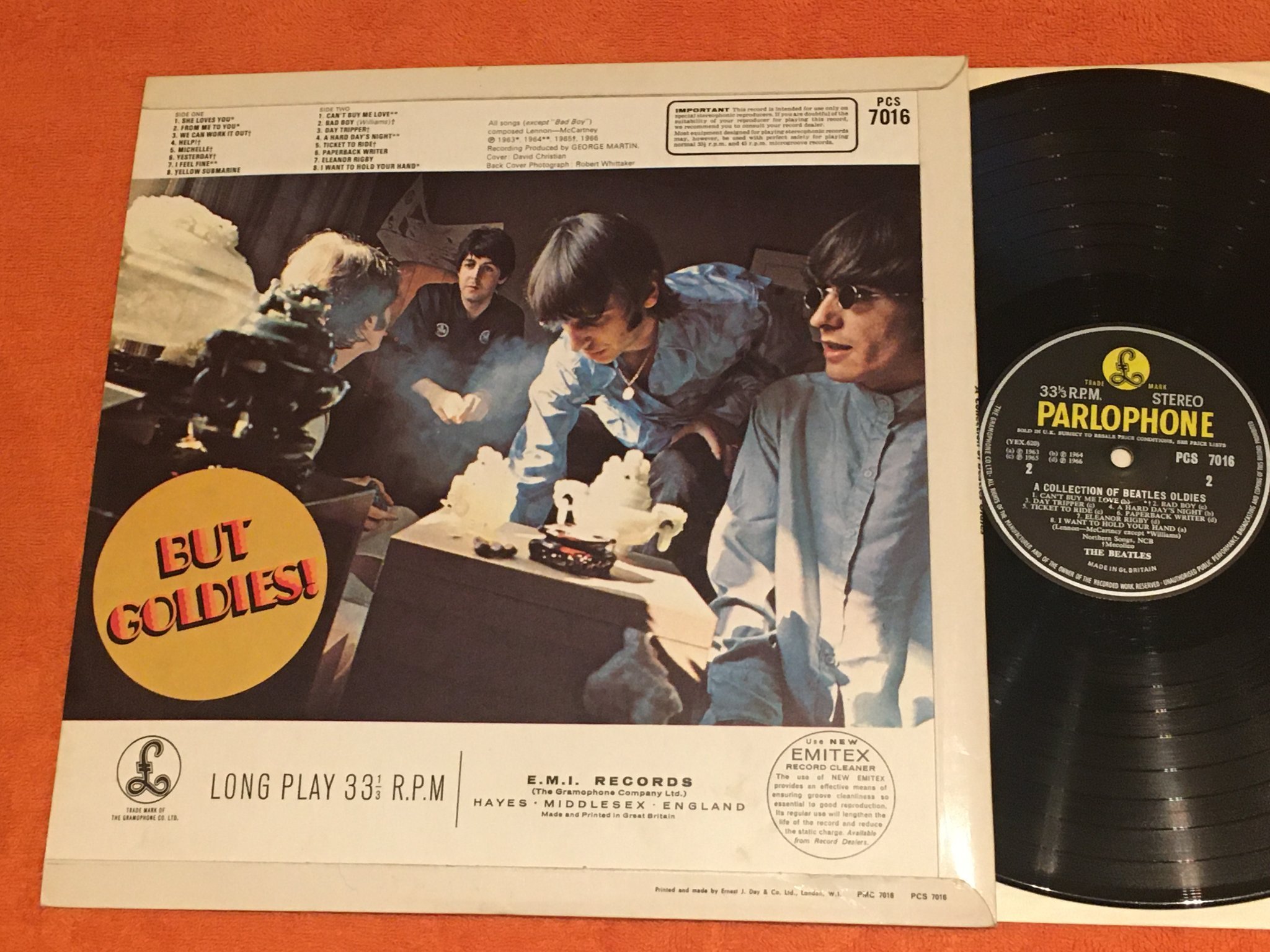 Omslagsbild för skivan THE BEATLES a collection of Beatles oldies LP -66 PARLOPHONE PCS 7016 1st press