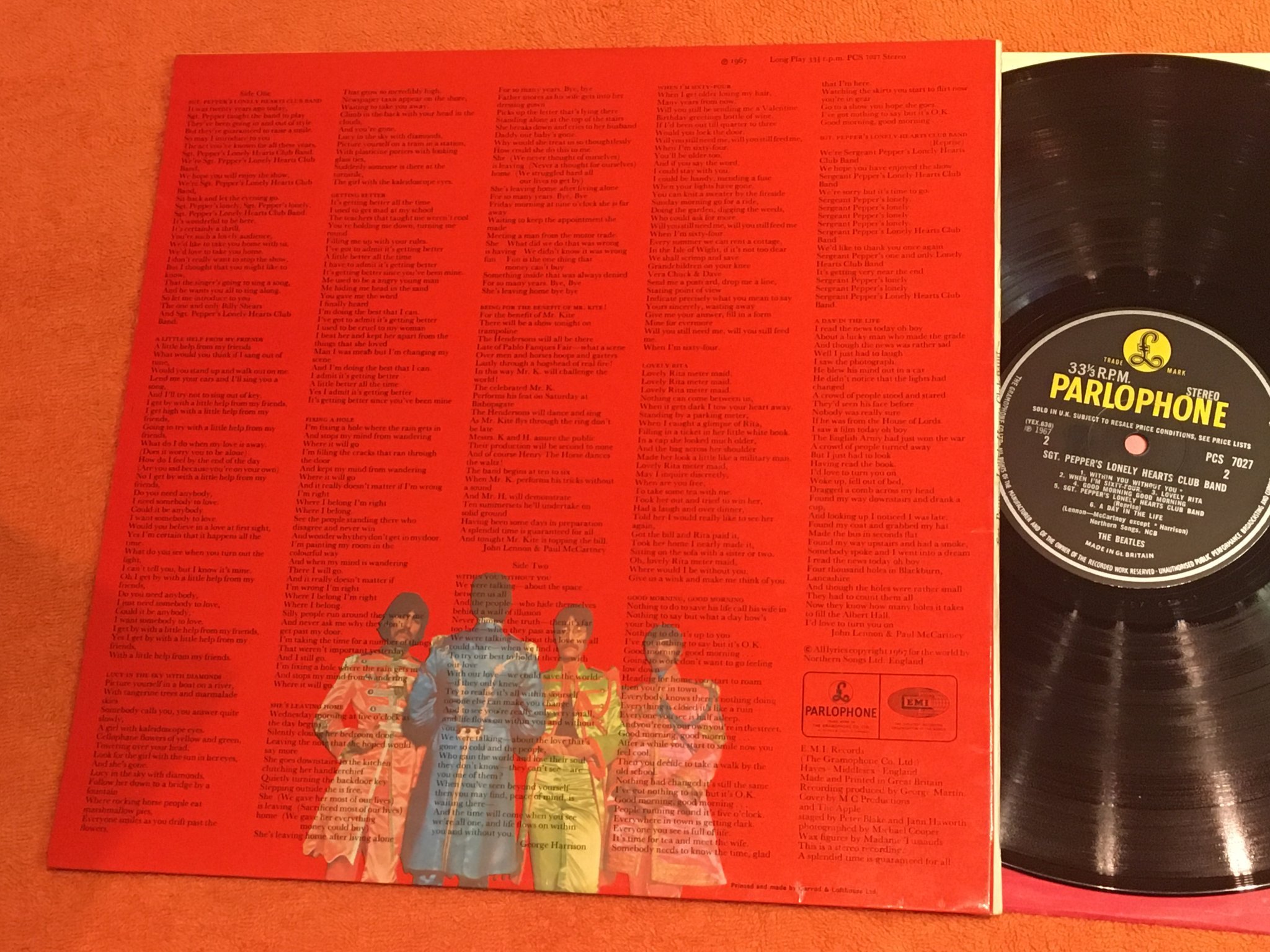 Omslagsbild för skivan THE BEATLES Sgt. Pepper's Lonely Hearts Club Band LP -67 UK PARLOPHONE PCS 7027 